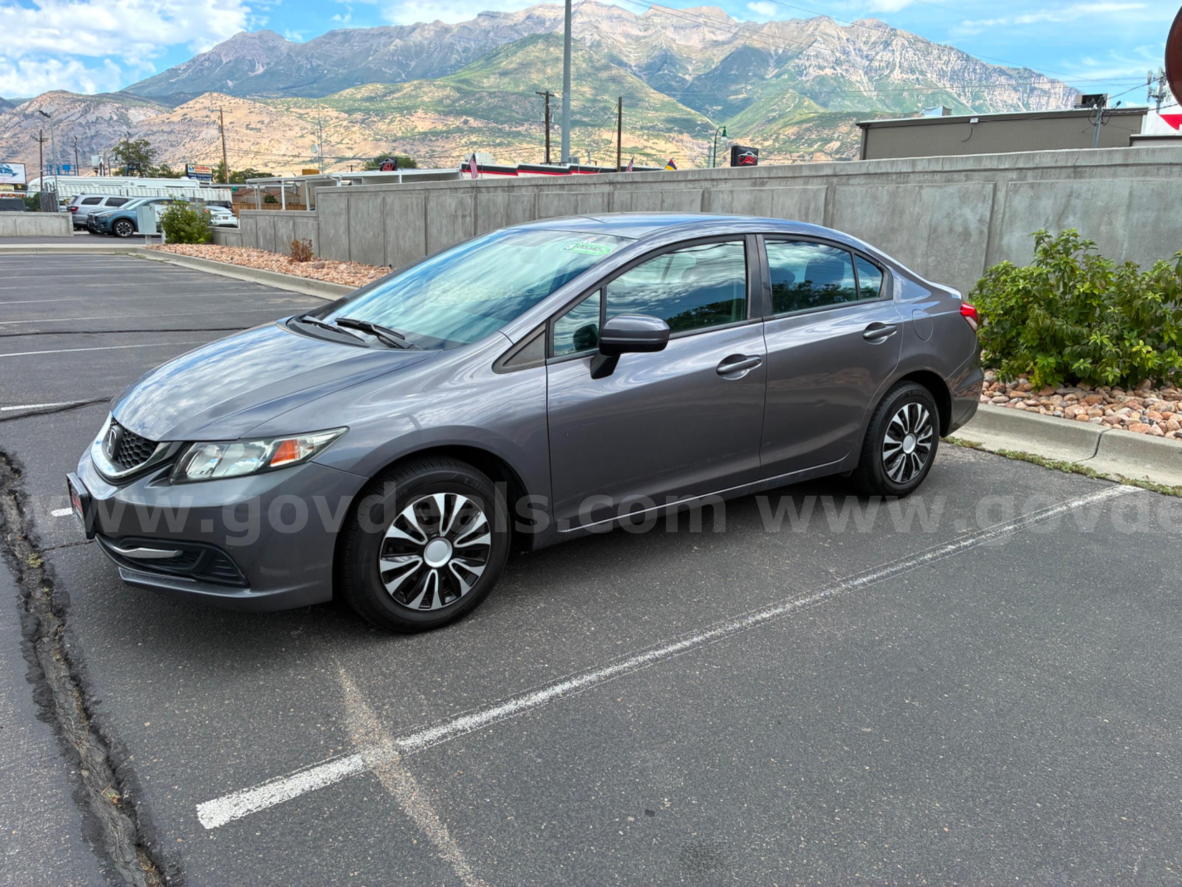 2014 HONDA CIVIV RUNS AND DRIVES - SHIPPING AVAILABLE