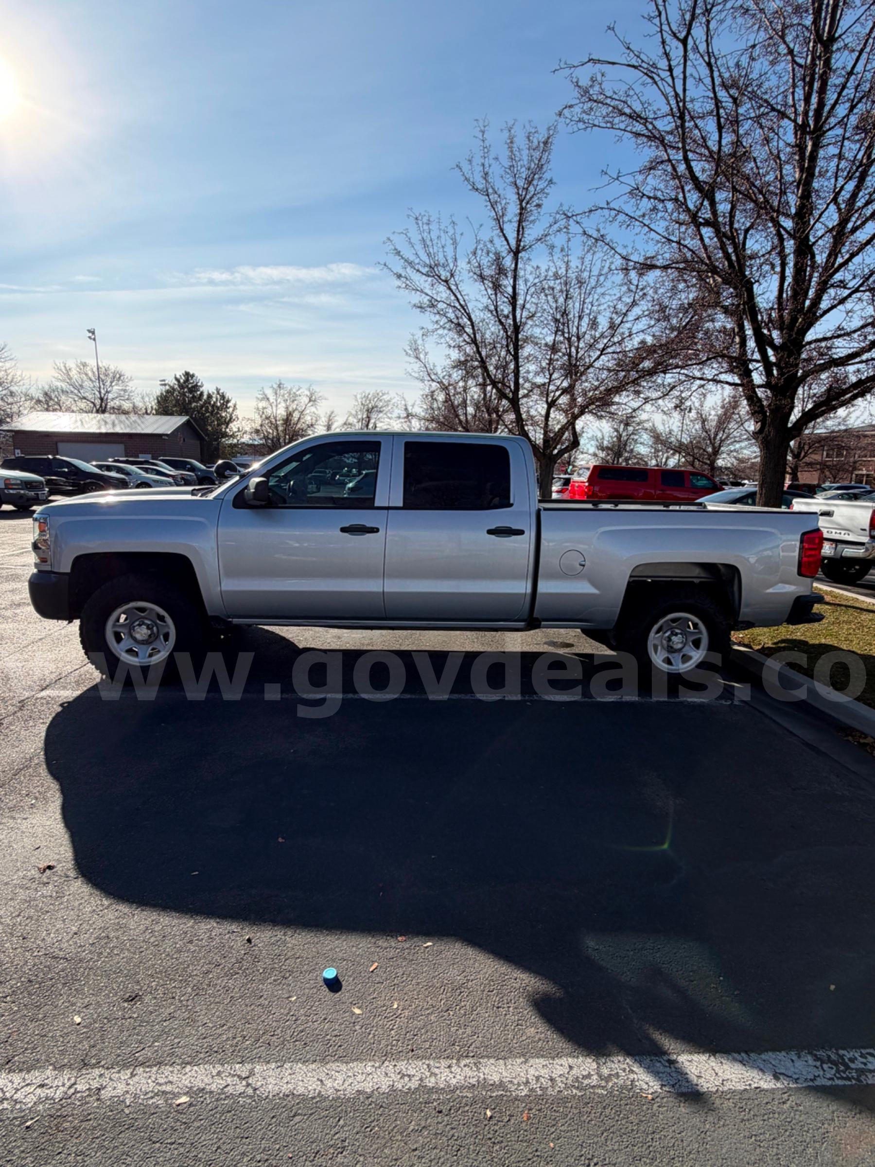 2018 CHEVROLET SILVERADO 1500 4WD - RUNS AND DRIVES Chevrolet SILVERADO Government Surplus Auction - Photo #2