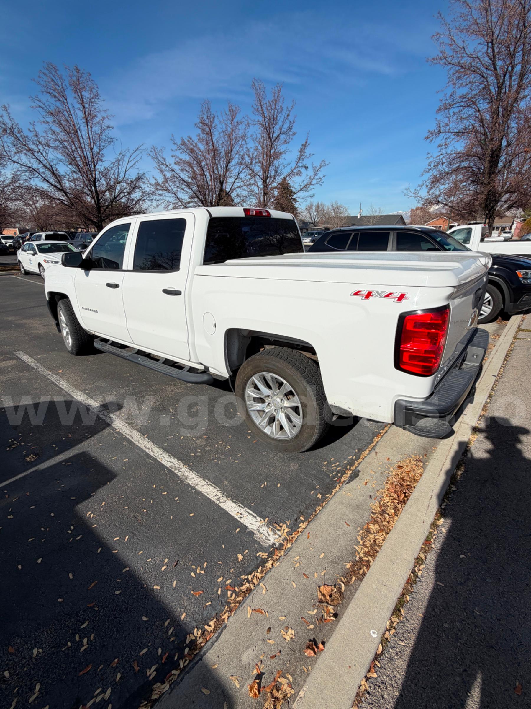 2017 CHEVROLET SILVERADO 1500 4WD - RUNS AND DRIVES Chevrolet SILVERADO Government Surplus Auction - Photo #3