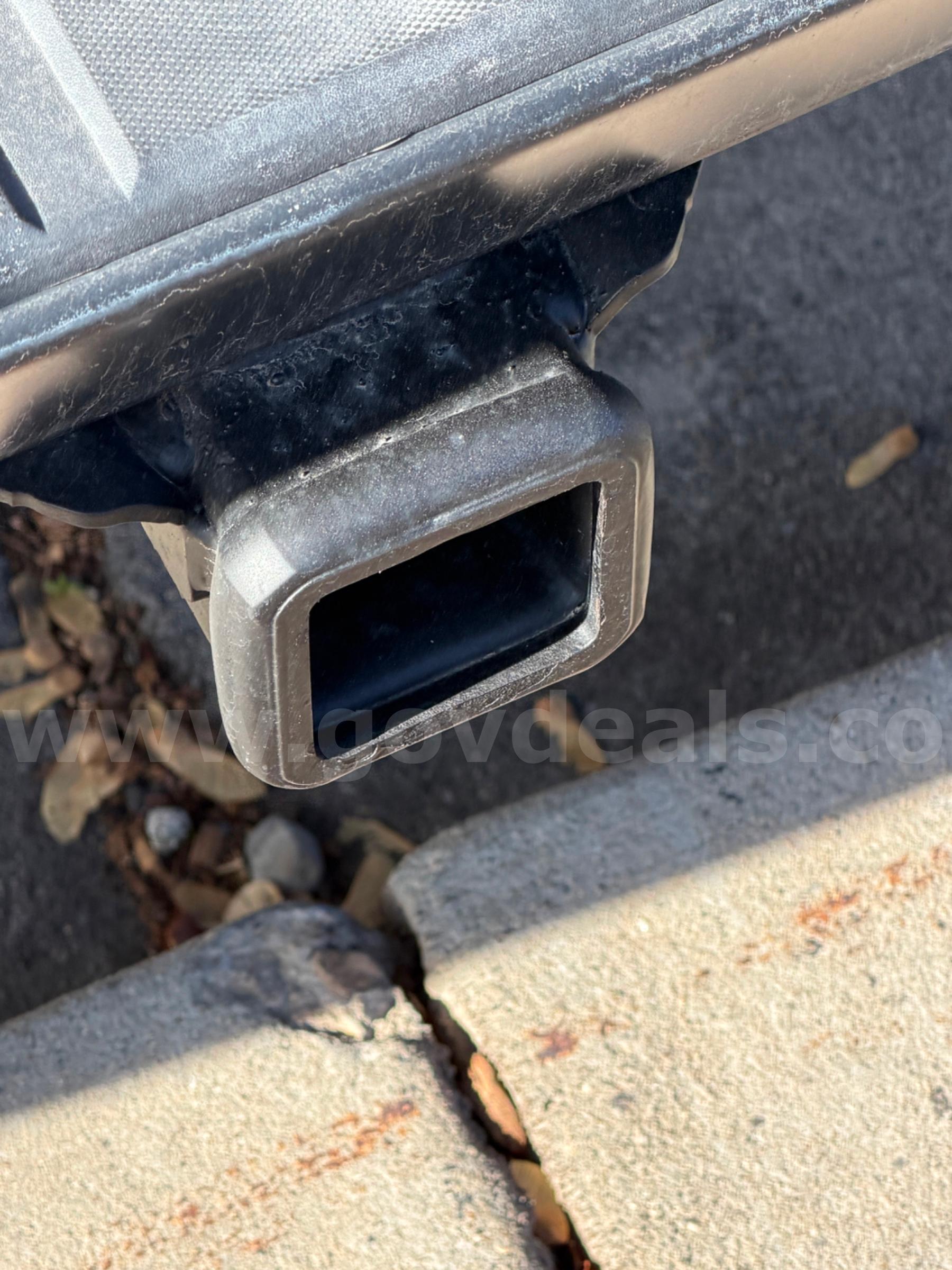 2017 CHEVROLET SILVERADO 1500 4WD - RUNS AND DRIVES Chevrolet SILVERADO Government Surplus Auction - Photo #4