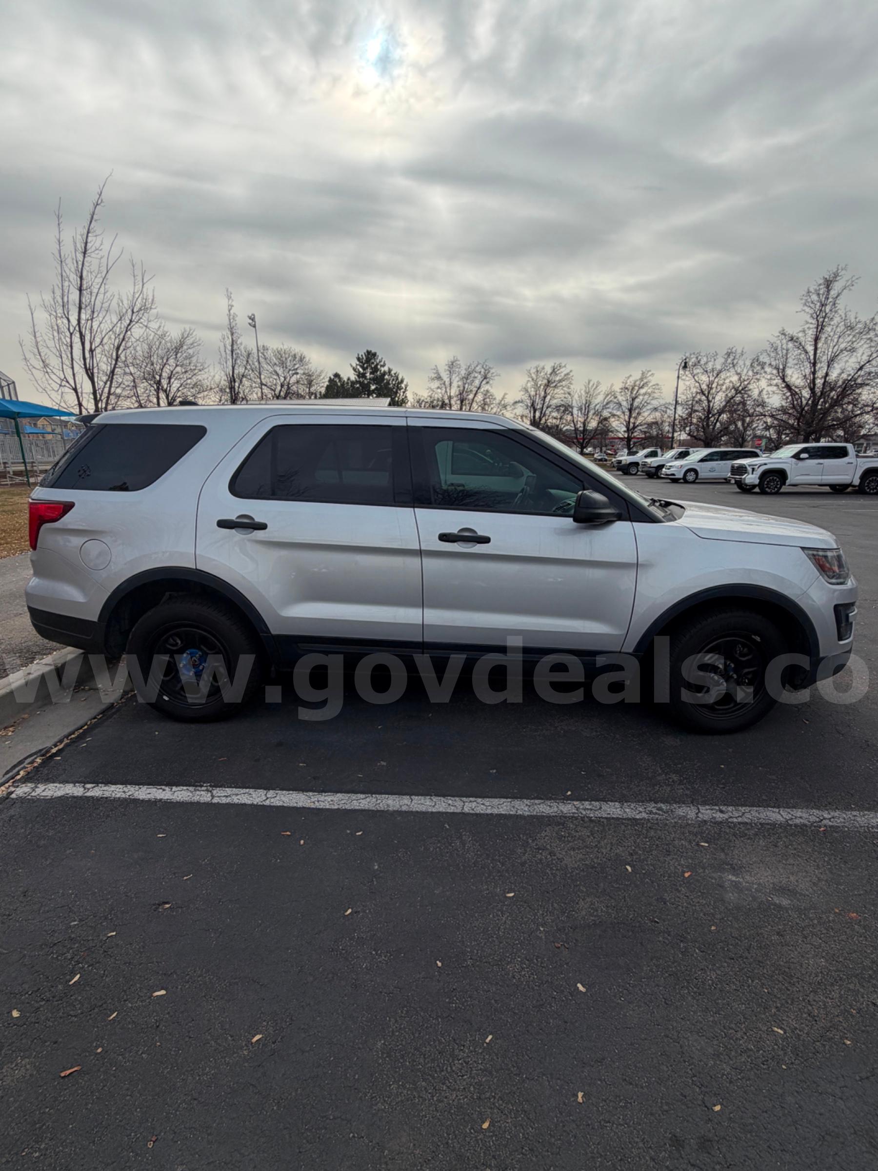 2019 FORD EXPLORER AWD - SHIPPING AVAILABLE Ford EXPLORER Government Surplus Auction - Photo #6