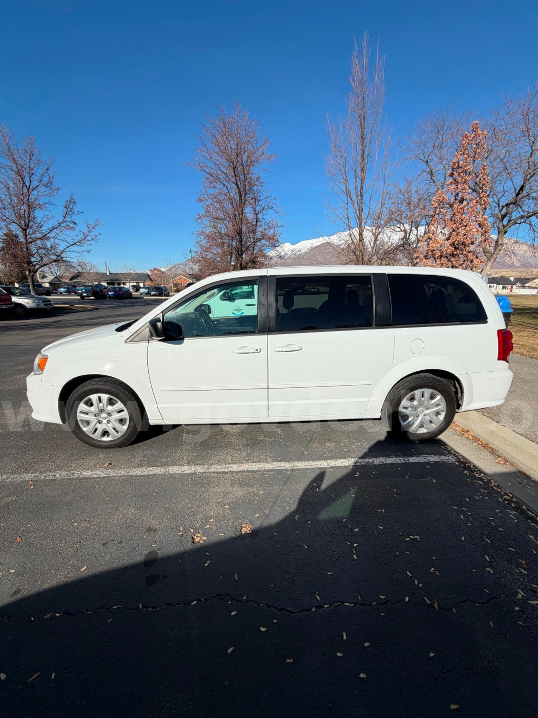 2017 DODGE GRAND CARAVAN - SHIPPING AVAILABLE Dodge GRAND CARAVAN Government Surplus Auction - Photo #2