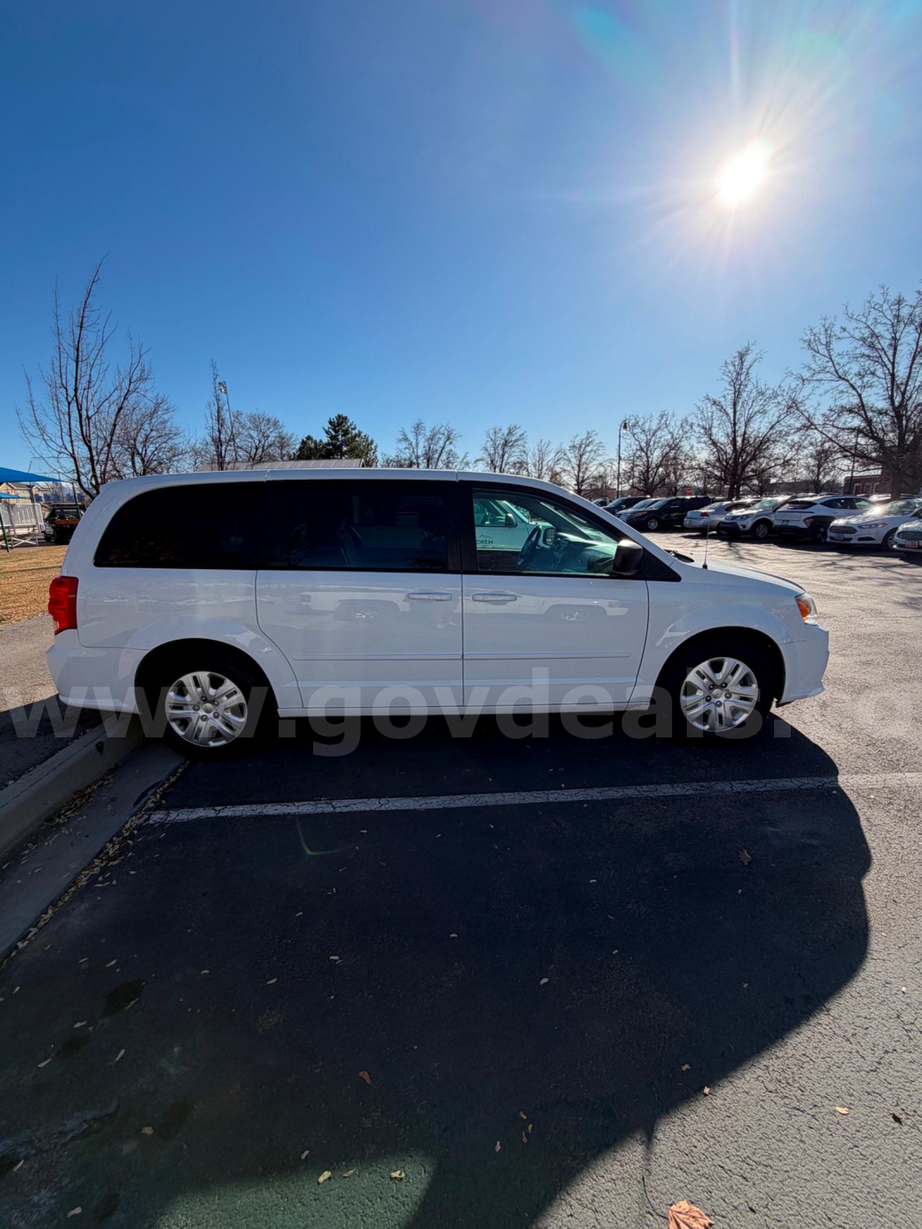 2017 DODGE GRAND CARAVAN - SHIPPING AVAILABLE Dodge GRAND CARAVAN Government Surplus Auction - Photo #6