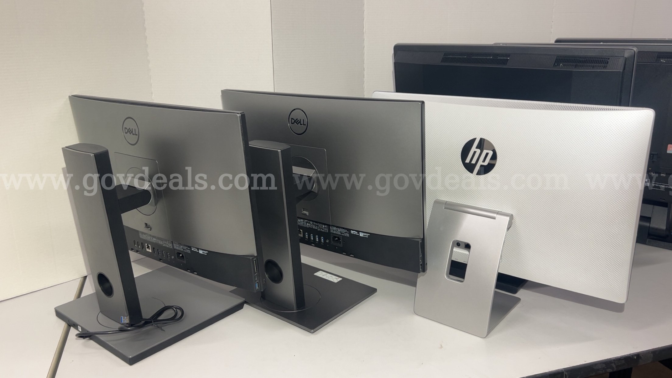 Lot of All-in-One Desktop Business PCs. Dell, HP and ASUS AIO Computers mixed models. International DuraStar/WorkStar Government Surplus Auction - Photo #3