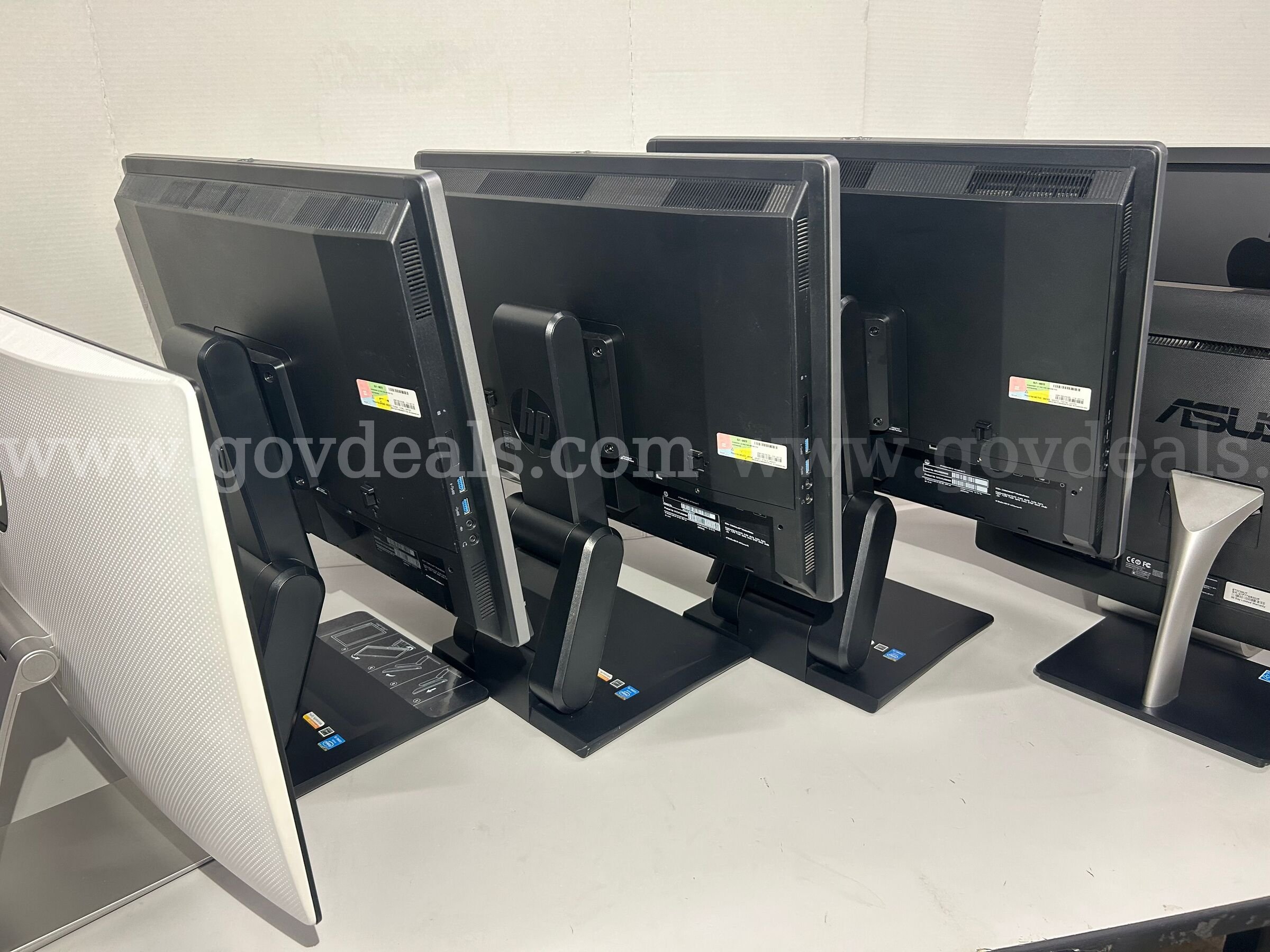 Lot of All-in-One Desktop Business PCs. Dell, HP and ASUS AIO Computers mixed models. International DuraStar/WorkStar Government Surplus Auction - Photo #4