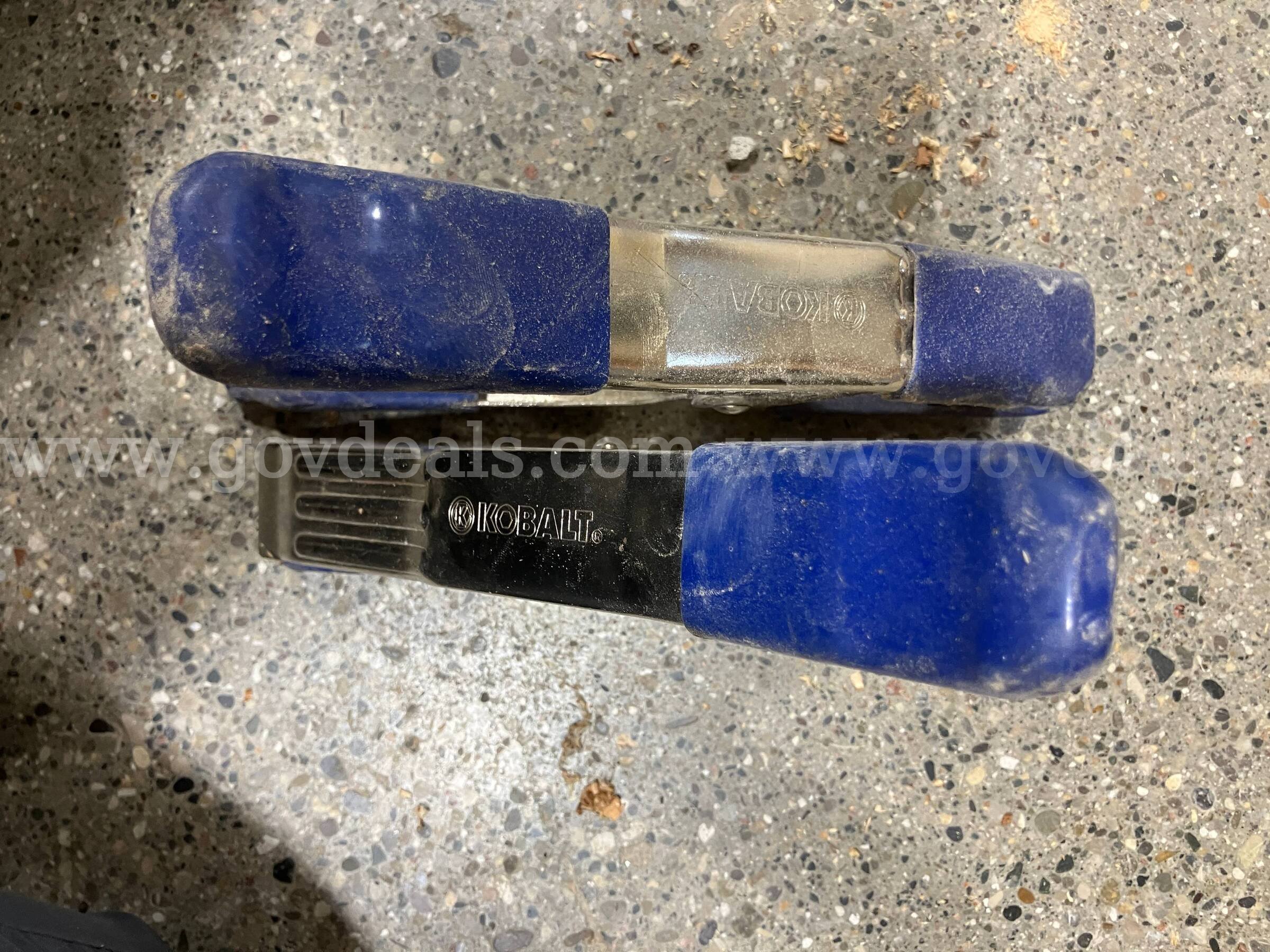 Pair of Kobalt Heavy Duty Metal Spring Clamps (Blue Rubber Tips)   Government Surplus Auction - Photo #2