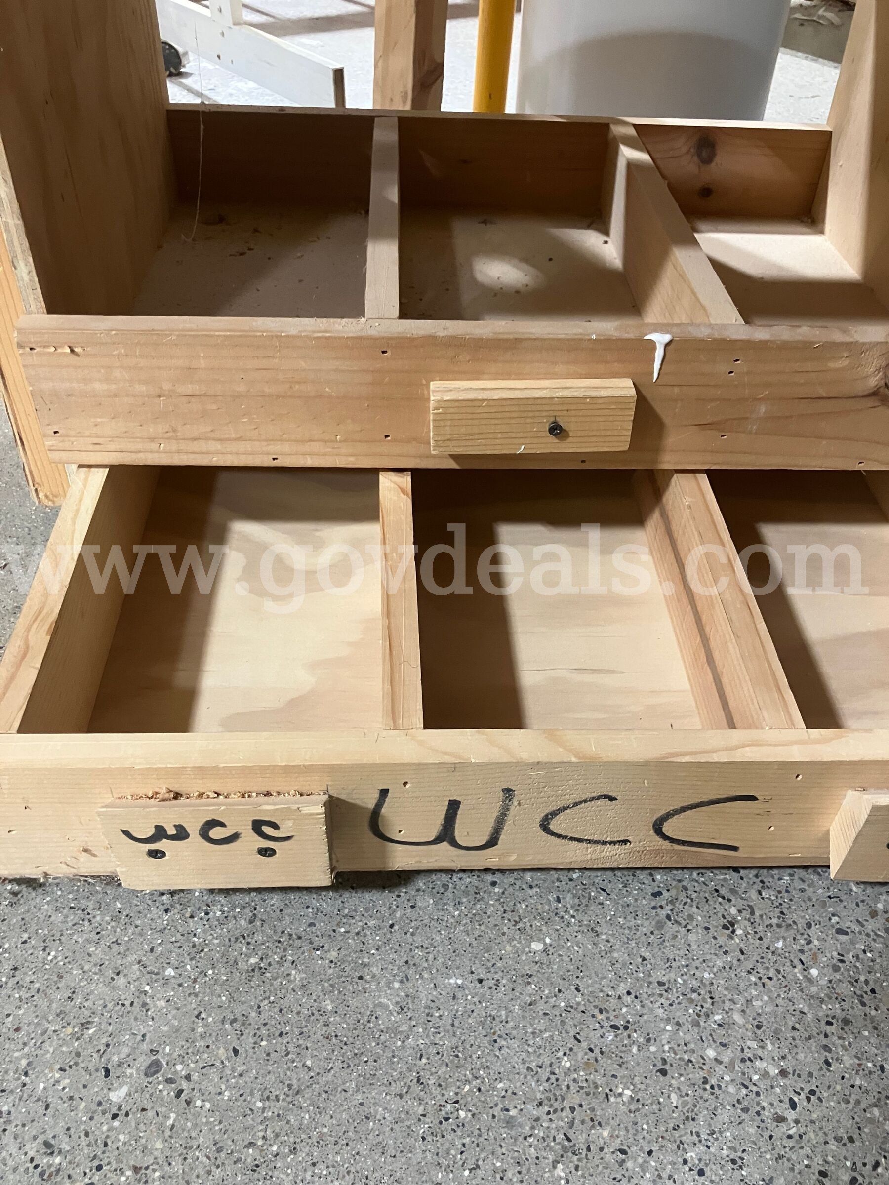 DIY Heavy-Duty Plywood Tool Caddy & Storage Chest w/ Side Bit Holder   Government Surplus Auction - Photo #2
