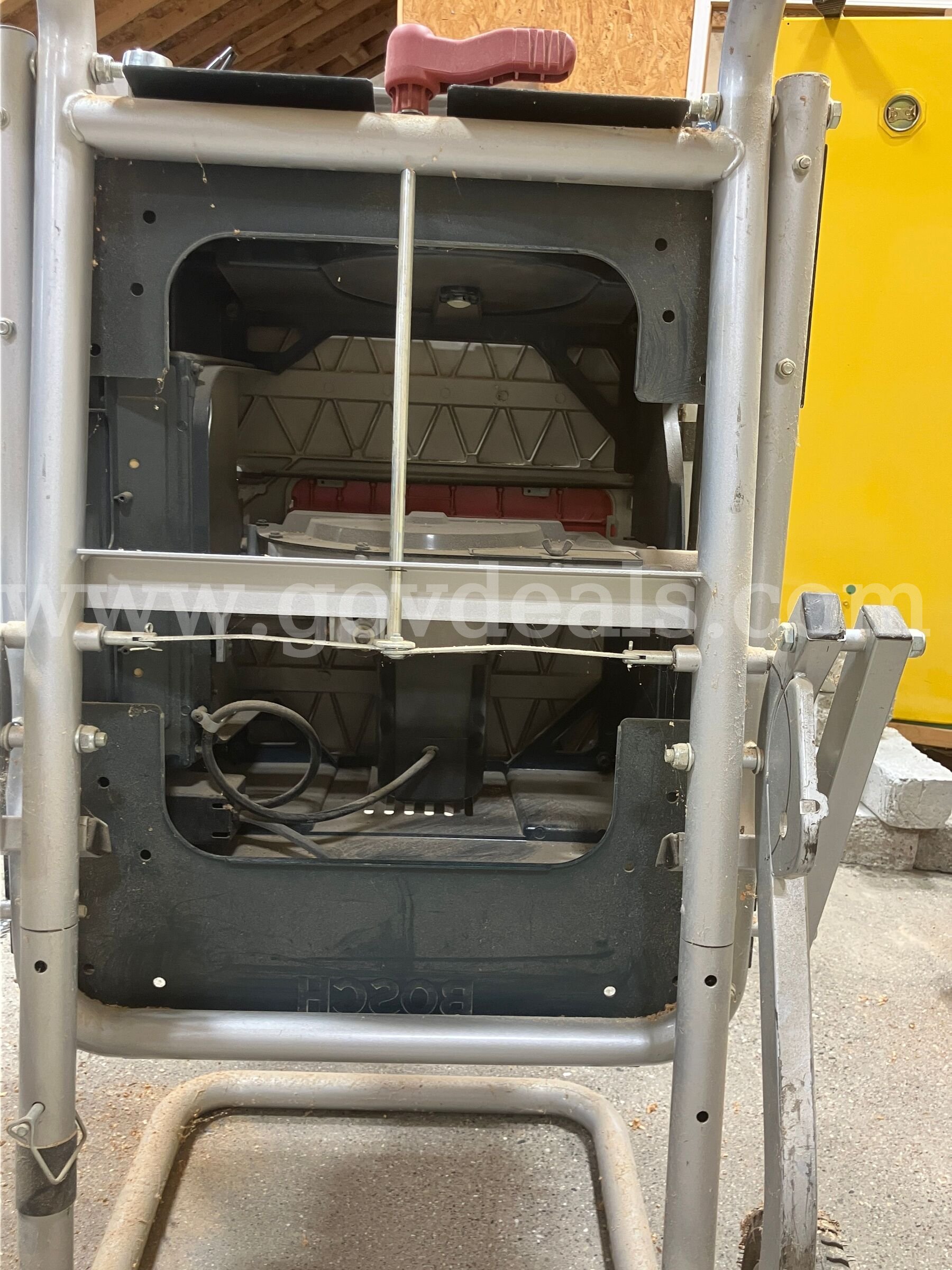 Bosch 4000 10" Worksite Table Saw with Gravity-Rise Wheeled Stand   Government Surplus Auction - Photo #4
