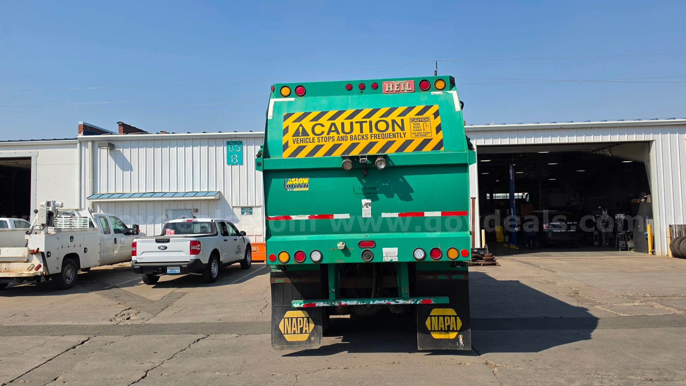 2009 Peterbilt 320 Peterbilt 320 Government Surplus Auction - Photo #6