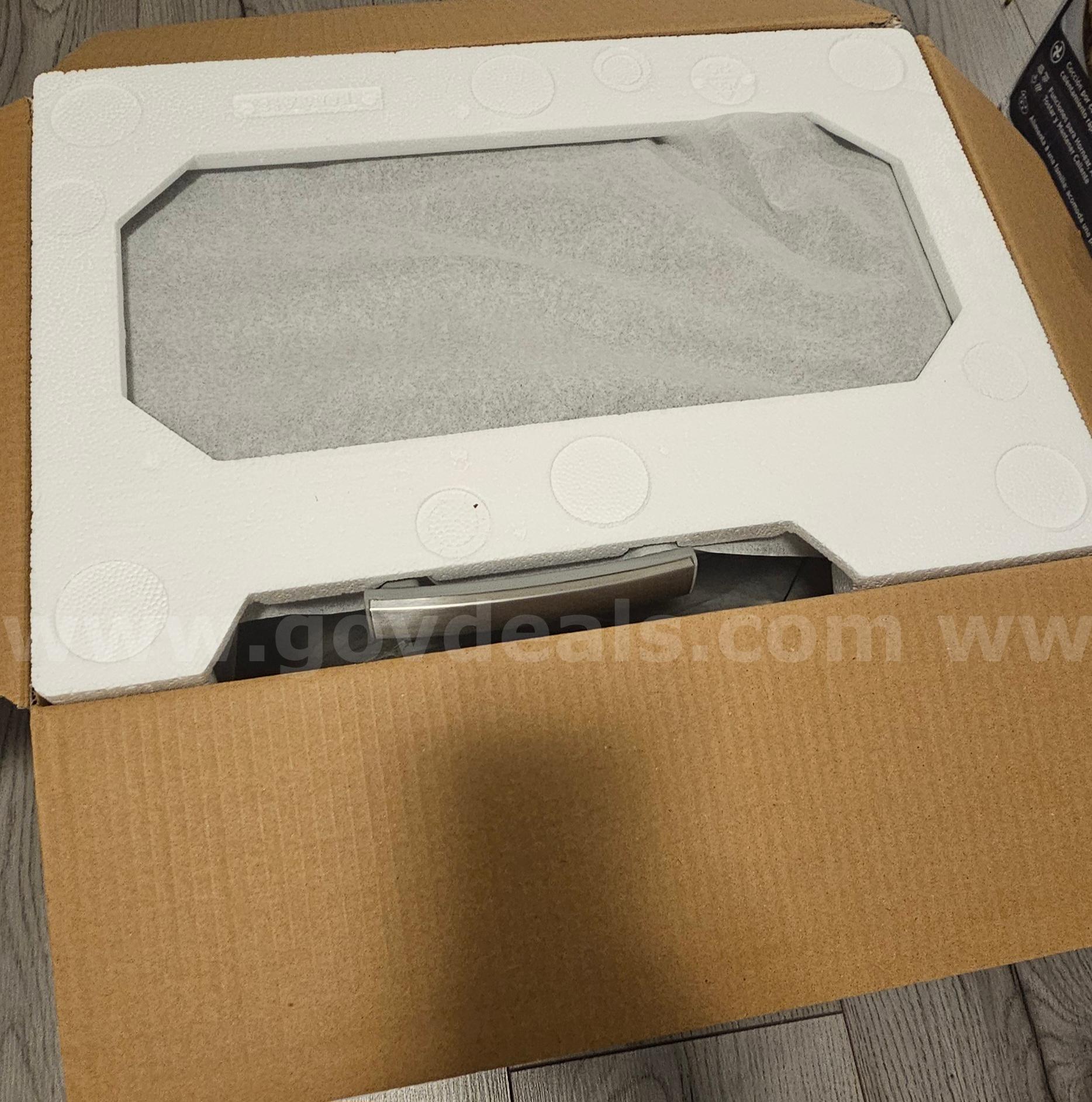BLACK+DECKER 4-Slice Stainless Steel Toaster Oven (Silver) - NEW BLACk + DECKER  Government Surplus Auction - Photo #6