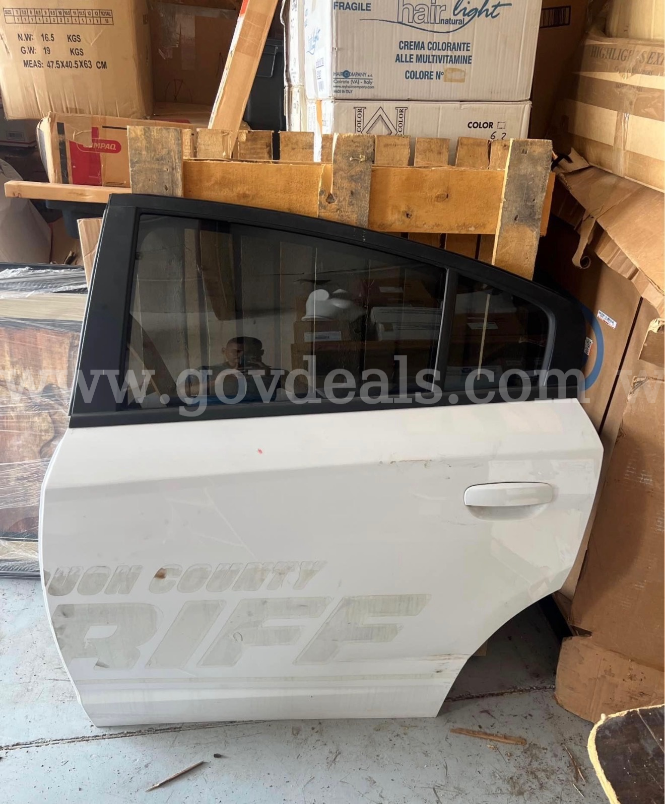 2019 DODGE CHARGER TWO COMPLETE BACK DOORS Left And Right Color White Dodge CHARGER Government Surplus Auction - Photo #6