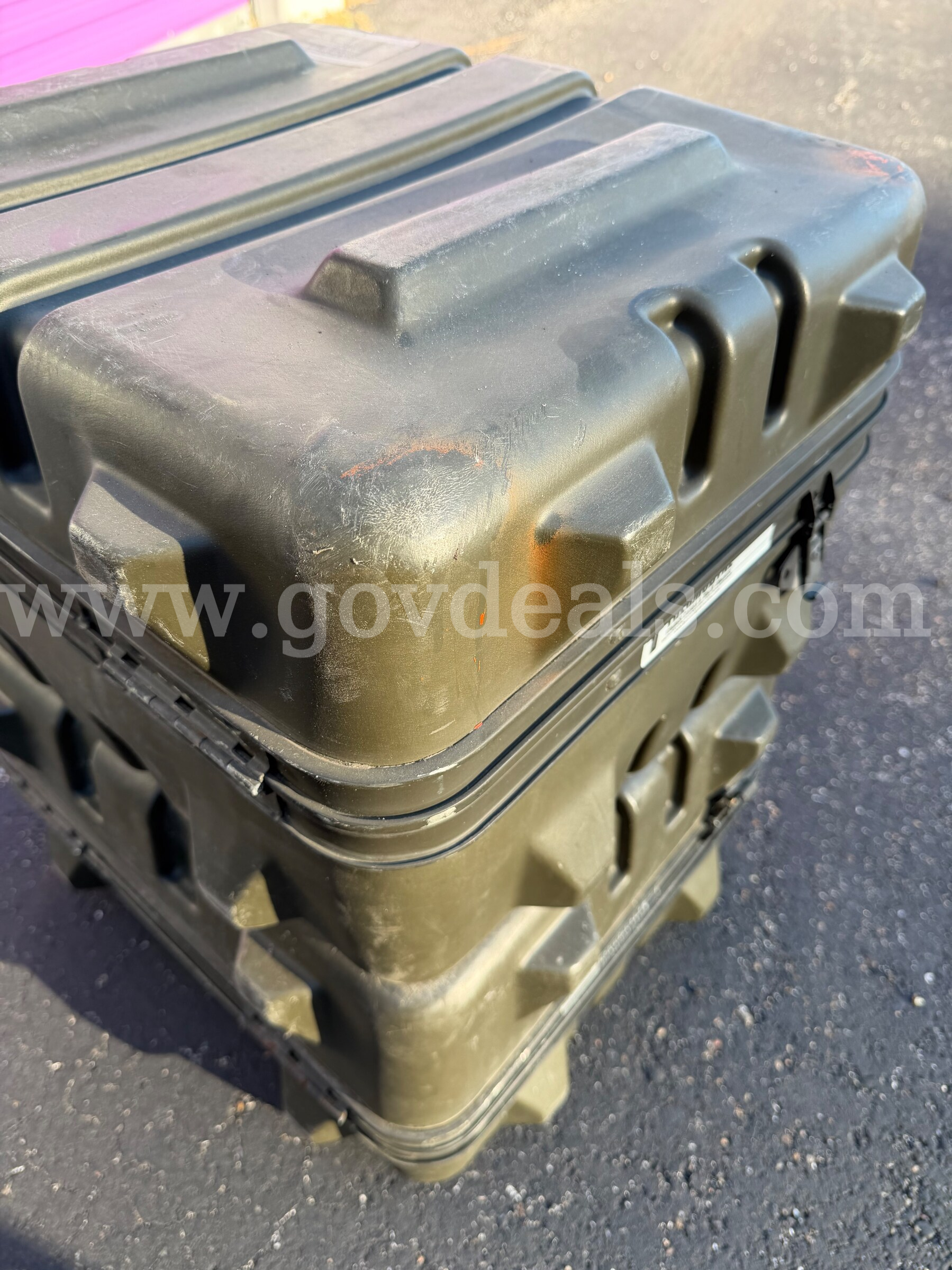 LOT OF 2 U.S. ARMY Military THERMODYNE HARD TRANSPORTATION CASE COLOR GREEN USED Case  Government Surplus Auction - Photo #5