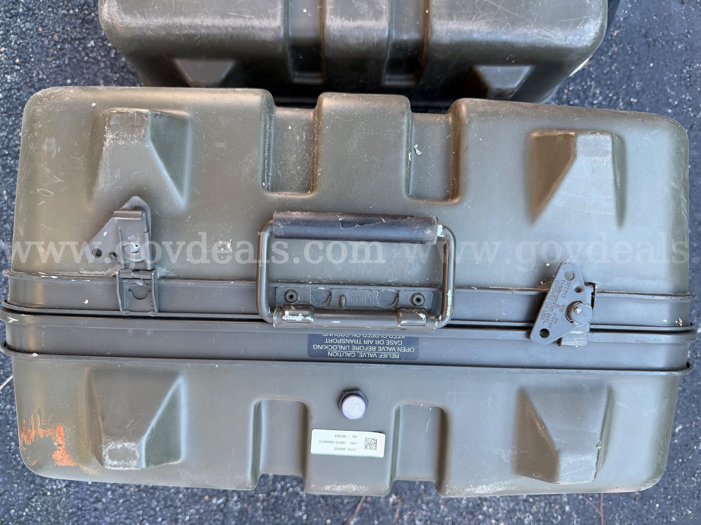 LOT OF 2 U.S. ARMY Military THERMODYNE HARD TRANSPORTATION CASE COLOR GREEN USED Case  Government Surplus Auction - Photo #6