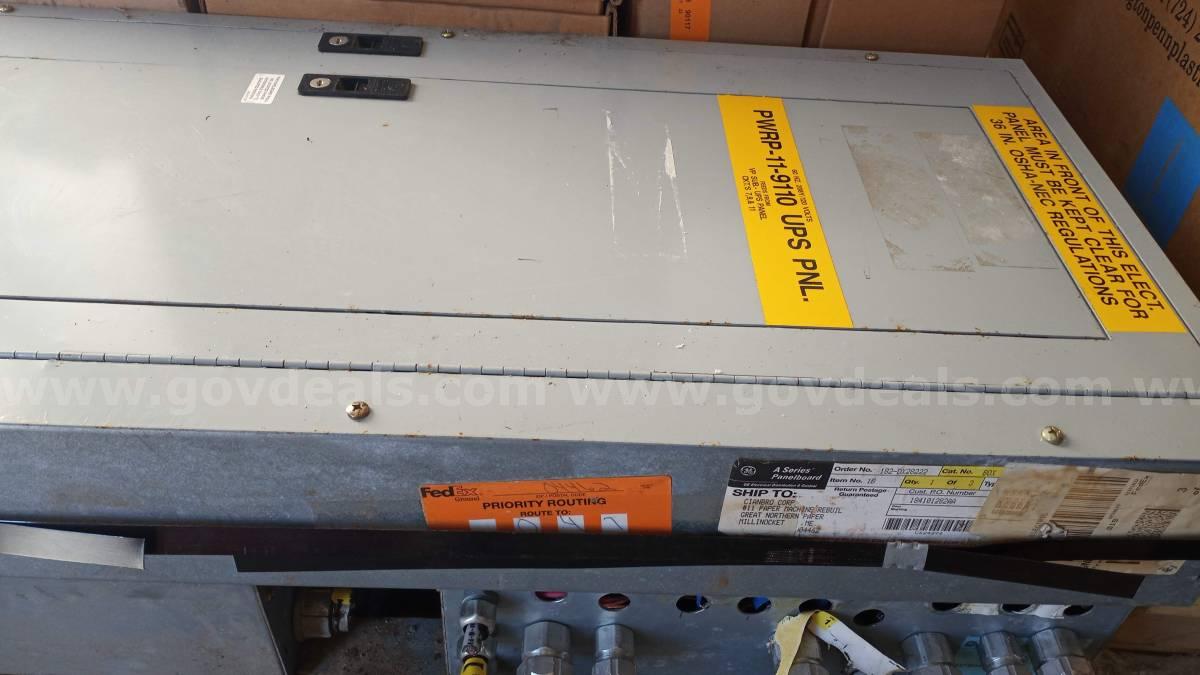 GENERAL ELECTRIC PANEL BOARD DEH40007 LOADED WITH CIRCUIT BREAKERS   Government Surplus Auction - Photo #6
