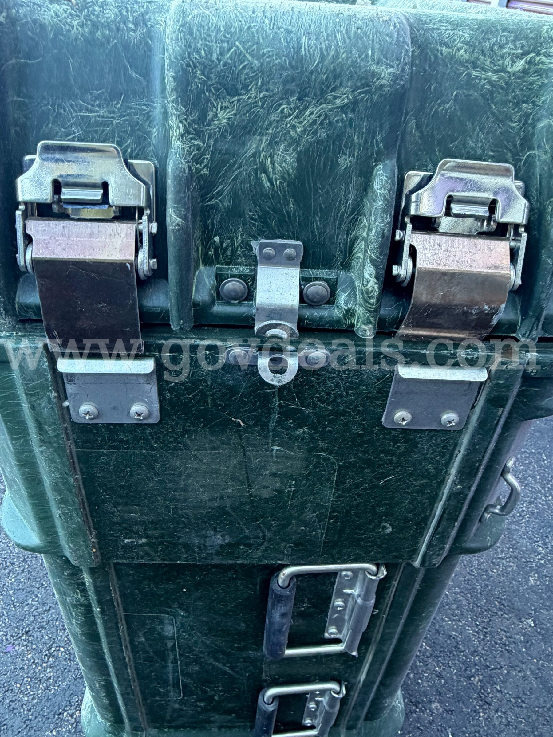 U.S. ARMY Military THERMODYNE HARD TRANSPORTATION CASE HUGE SIZE COLOR GREEN USED Case  Government Surplus Auction - Photo #5
