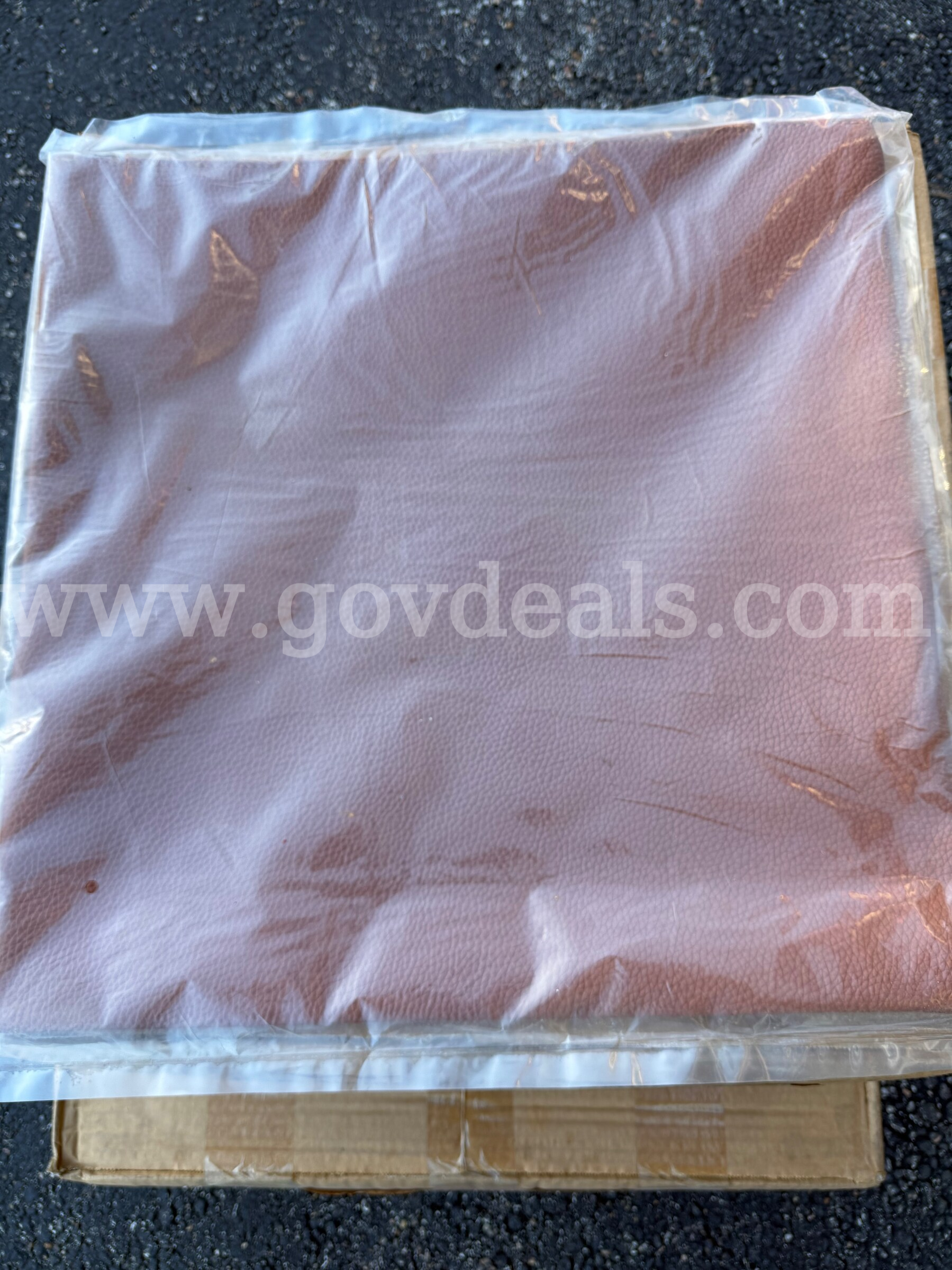 LOT OF 2 BOXES OF 20 (TOTAL OF 40 PCS) Faux Leather Decorative Throw Pillow Covers Modern Outdoor Color TAN NIB   Government Surplus Auction - Photo #5
