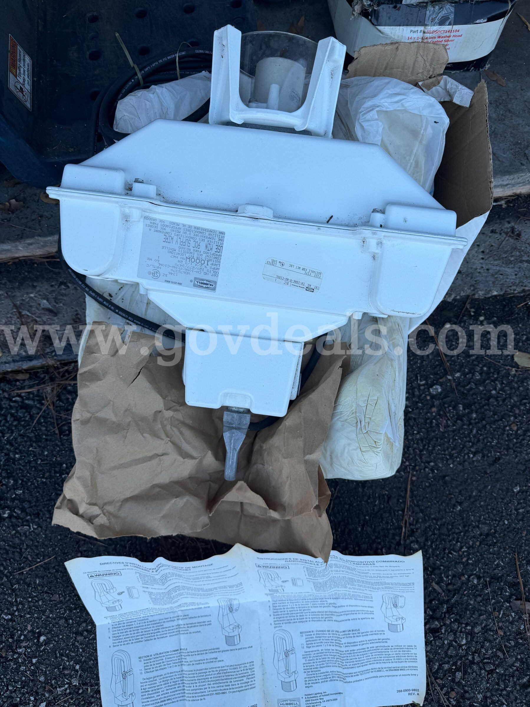 INDUSTRIAL HUBBEL LAMP 1000W MH M47 W0672370 NRTL/C CATALOG NO. CH-10H6-M-NA-C10HL NEVER USED *can ship*  1000W Government Surplus Auction - Photo #3