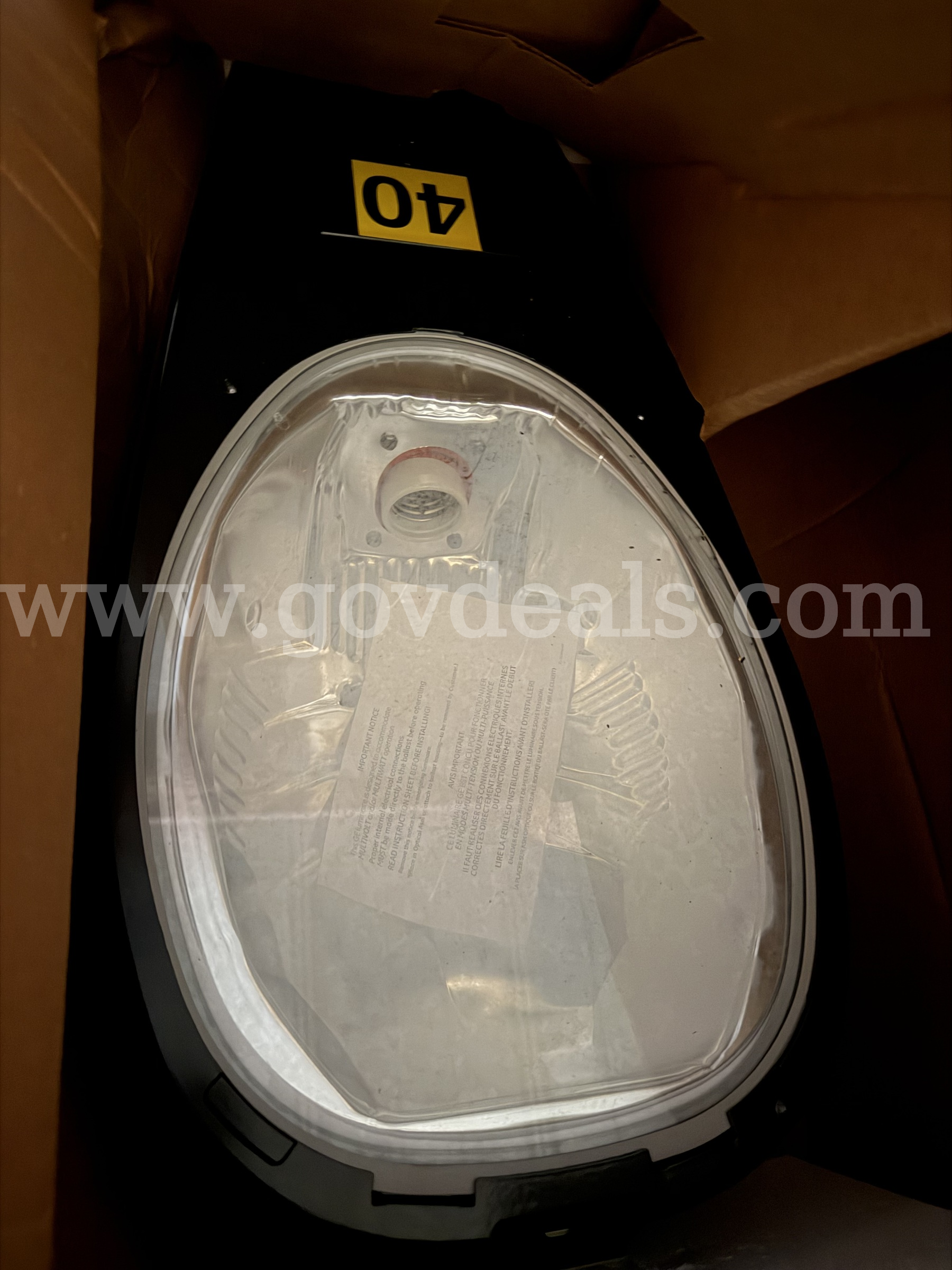 GE LIGHTING SYSTEM M400 LUMINAIRE W/CUTOFF OPTICS WITH PE RECEPTACLE MSCL40S0A22  M400 Government Surplus Auction - Photo #3