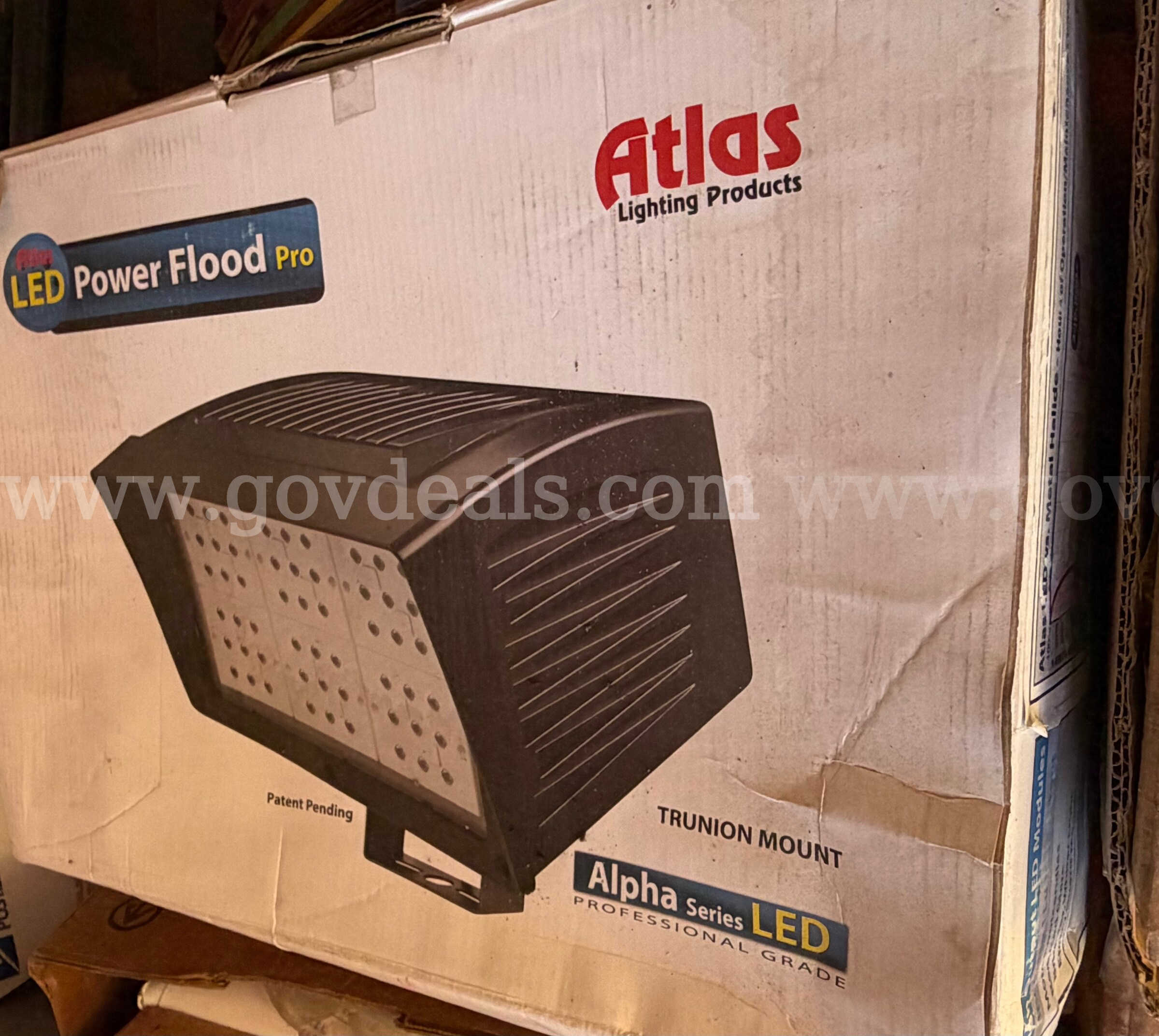 Atlas led light 480 v Model PFXL126LED4 126 W Alpha flood w/trunion 480 V *WILL SHIP*  480 Government Surplus Auction - Photo #3