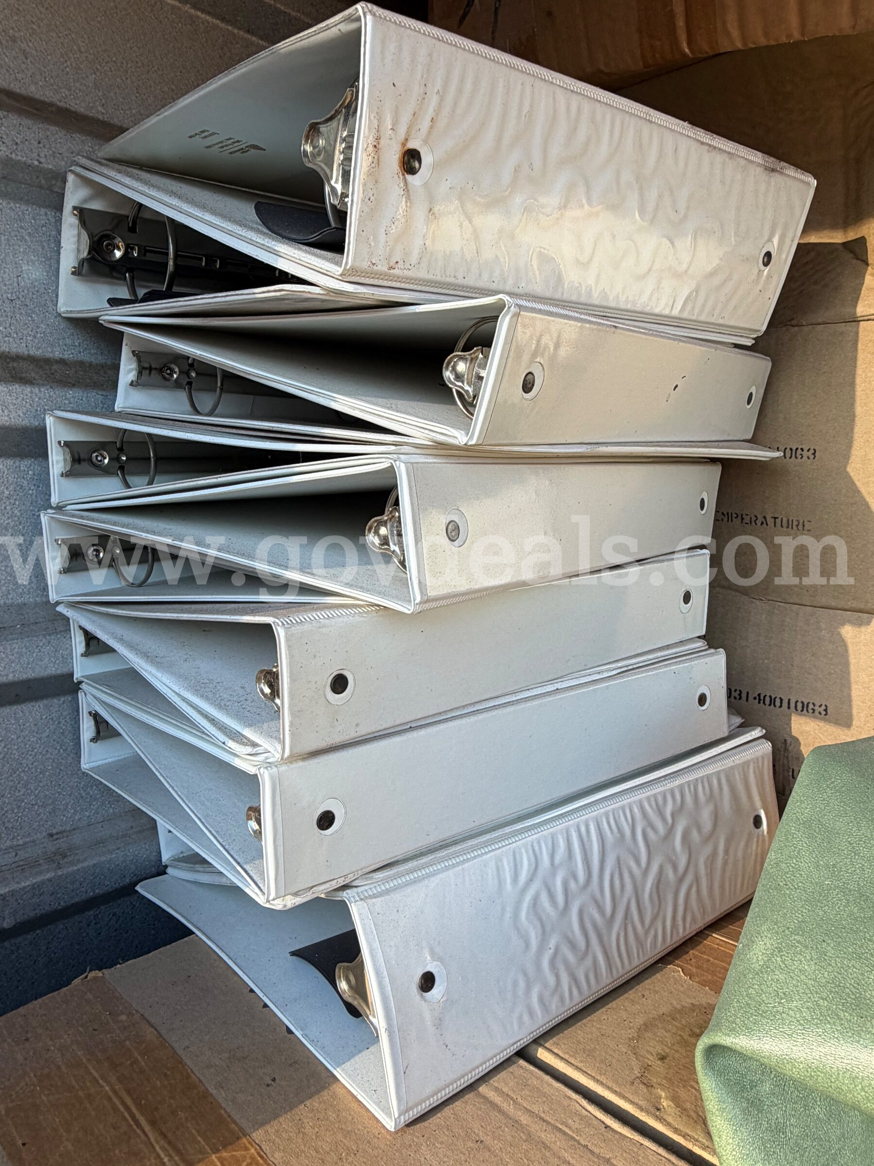 LOT OF 13 UNUSED AVERY DENNISON ECONOMY BINDERS ASSORTED SIZES   Government Surplus Auction - Photo #3