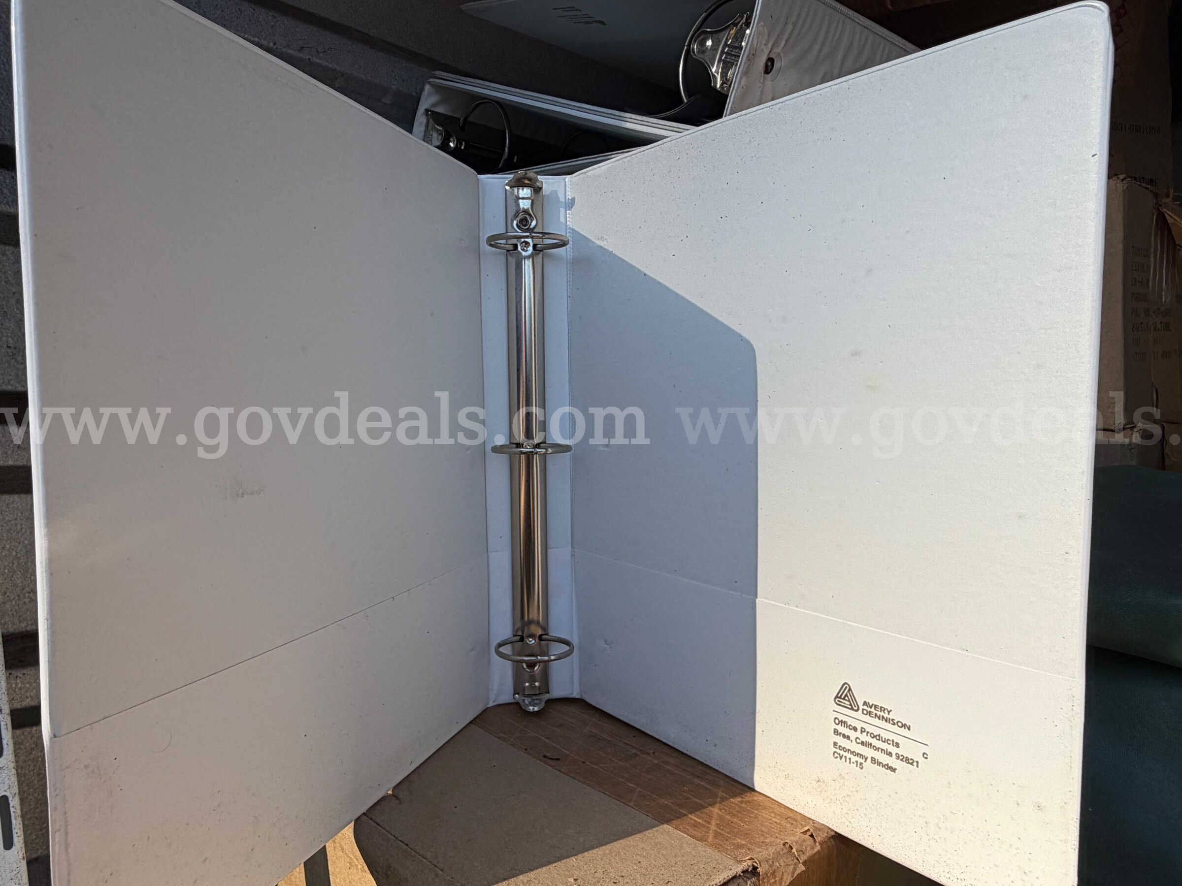 LOT OF 13 UNUSED AVERY DENNISON ECONOMY BINDERS ASSORTED SIZES   Government Surplus Auction - Photo #5