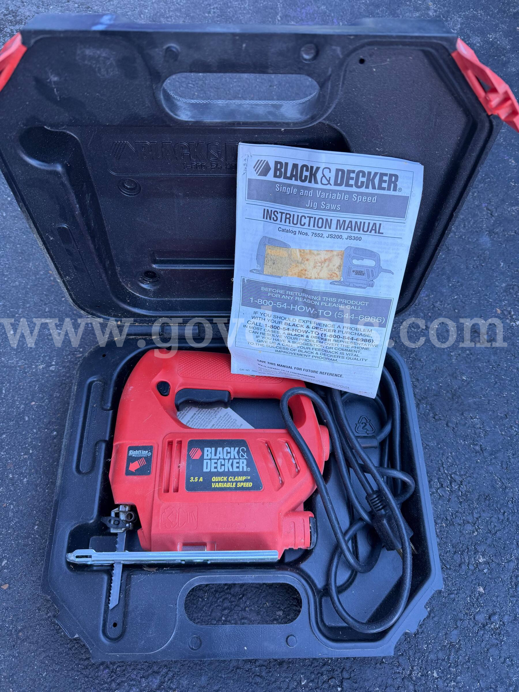 BLACK&DECKER JIG SAWS 3.5A QUICK CLAMP VARIABLE SPEED LOOKS LIKE NEVER USED *WILL SHIP*   Government Surplus Auction - Primary Photo