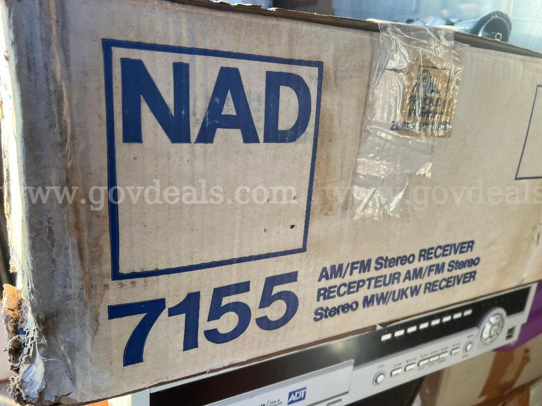 NAD 7155 AM/FM Stereo Receiver VINTAGE / NEVER PULL OUT FROM BOX *WILL SHIP*  7155 Government Surplus Auction - Photo #4
