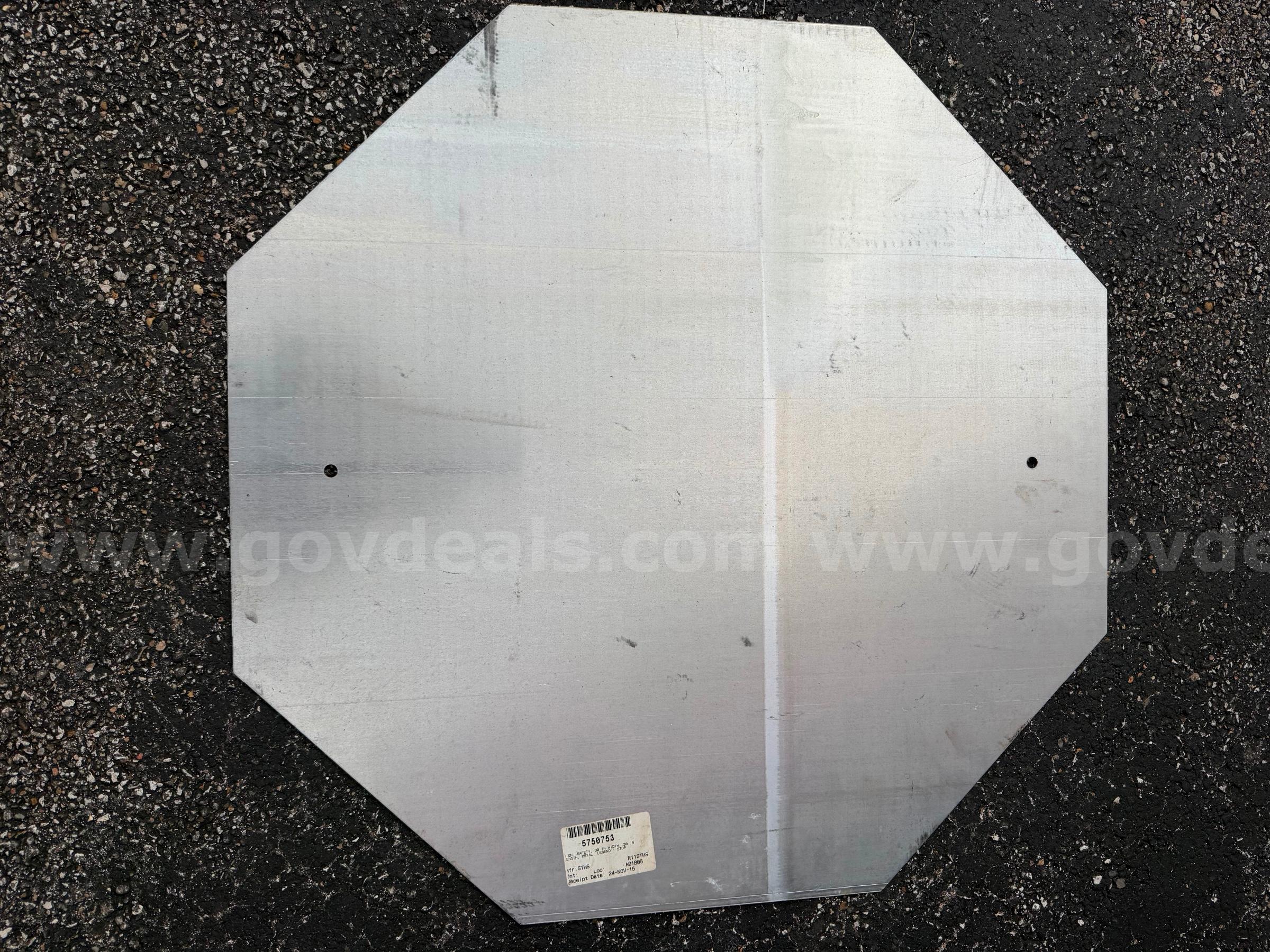 STOP sign big size made from metal/aluminum   Government Surplus Auction - Photo #2