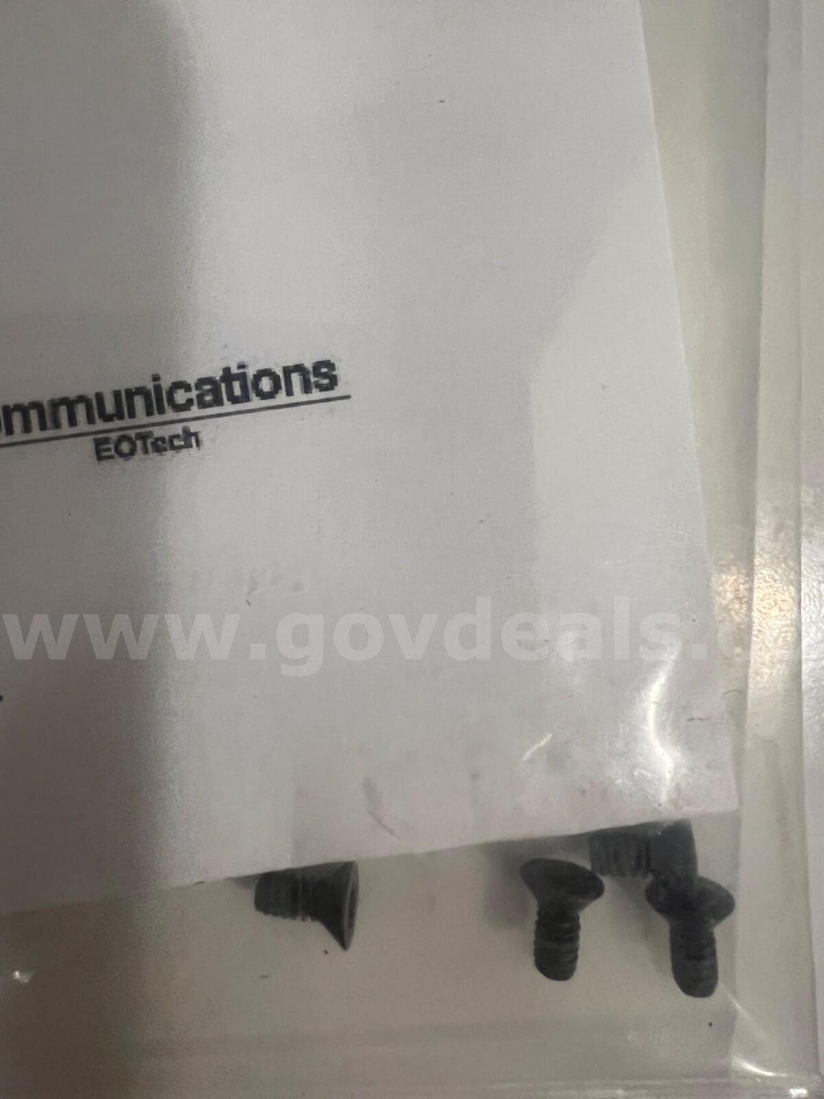 EOTech HOLOgraphic Weapon Sights Hood Screw Kit W/Loctite 9-N1101 LOT 4 PIECES *WILL SHIP*  N1101 Government Surplus Auction - Photo #6