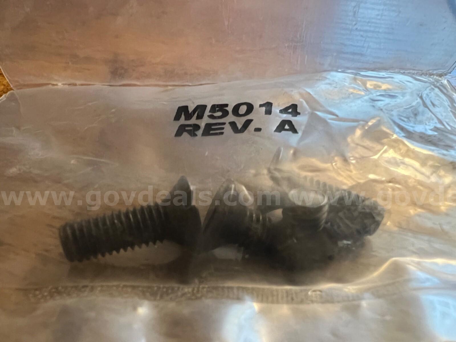 EOTech Replacement Magnifier Mount Screw for G33 9-M5014 REV.A BAG OF 4 PIECES *WILL SHIP*  M5014 Government Surplus Auction - Photo #2