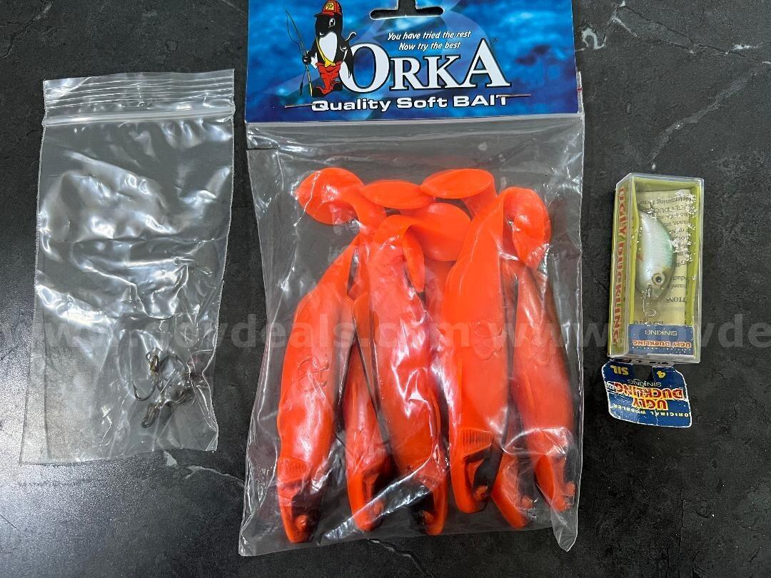 LOT OF ASSORTED LURES UGLY DUCKLING NO. 4 SIL SINKING (30 YEARS OLD) &ORKA+HOOKS *WILL SHIP*   Government Surplus Auction - Primary Photo