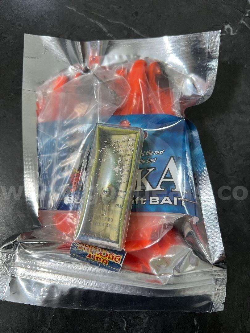 LOT OF ASSORTED LURES UGLY DUCKLING NO. 4 SIL SINKING (30 YEARS OLD) &ORKA+HOOKS *WILL SHIP*   Government Surplus Auction - Photo #2