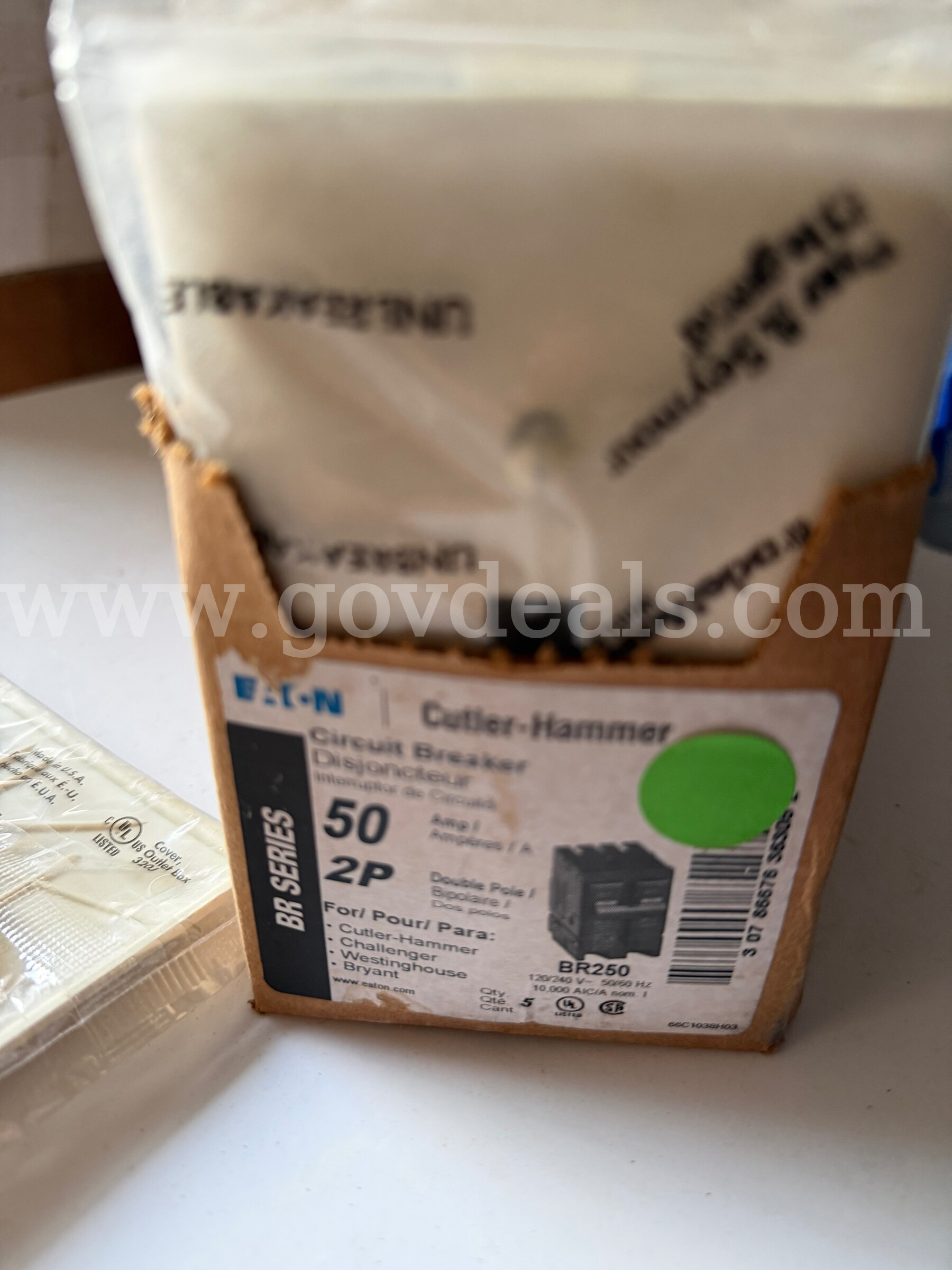 LOT Pass and Seymour Toggle Switch Opening 1-Gang Nylon Wall Plate, TP1LA, Light Almond *WILL SHIP*   Government Surplus Auction - Photo #3