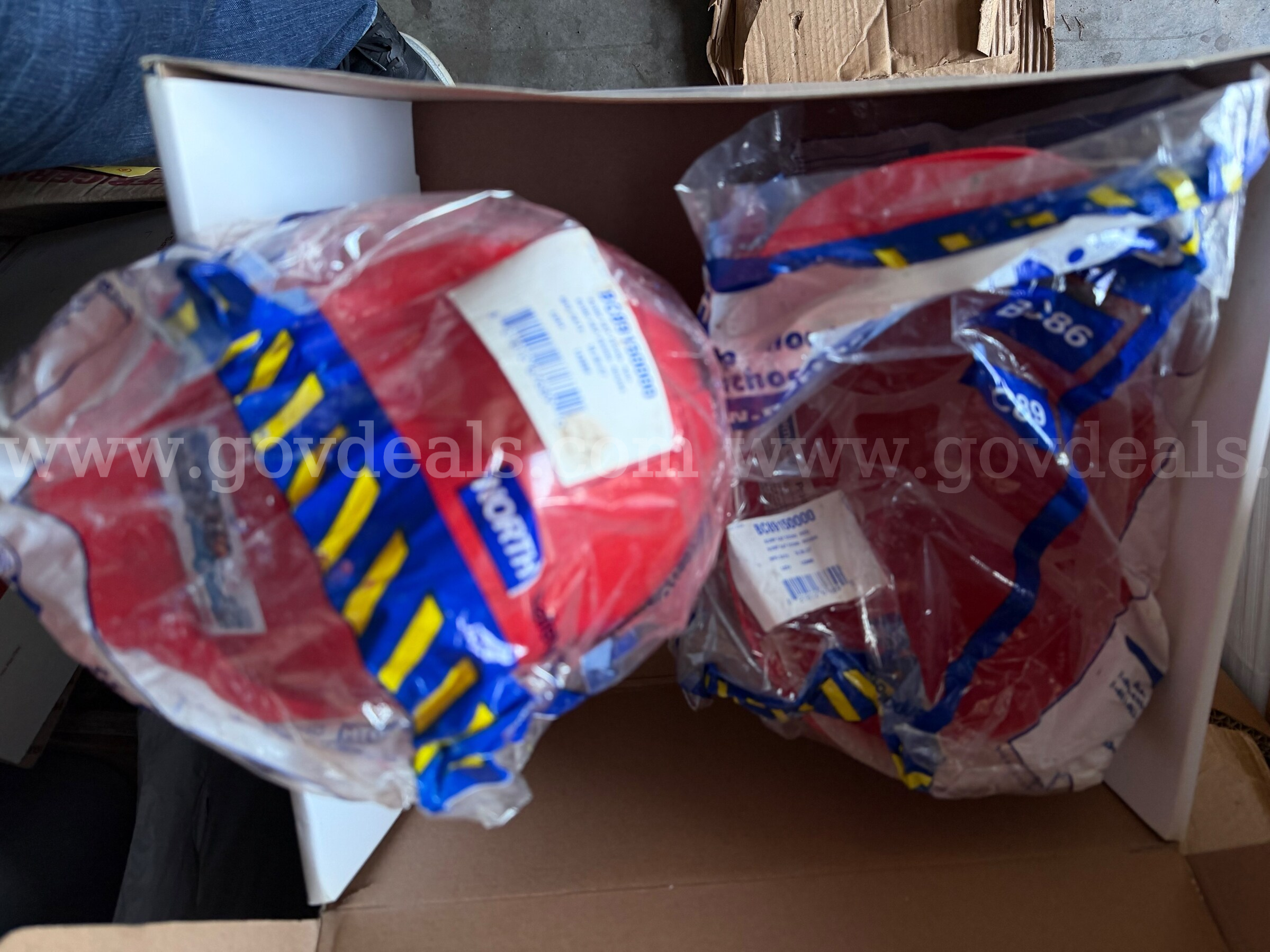 LOT OF 2 HARD HAT/Bump Caps - red safety bump cap NORTH SAFETY PRODUCTS BC89150000 NEW *WILL SHIP*   Government Surplus Auction - Primary Photo