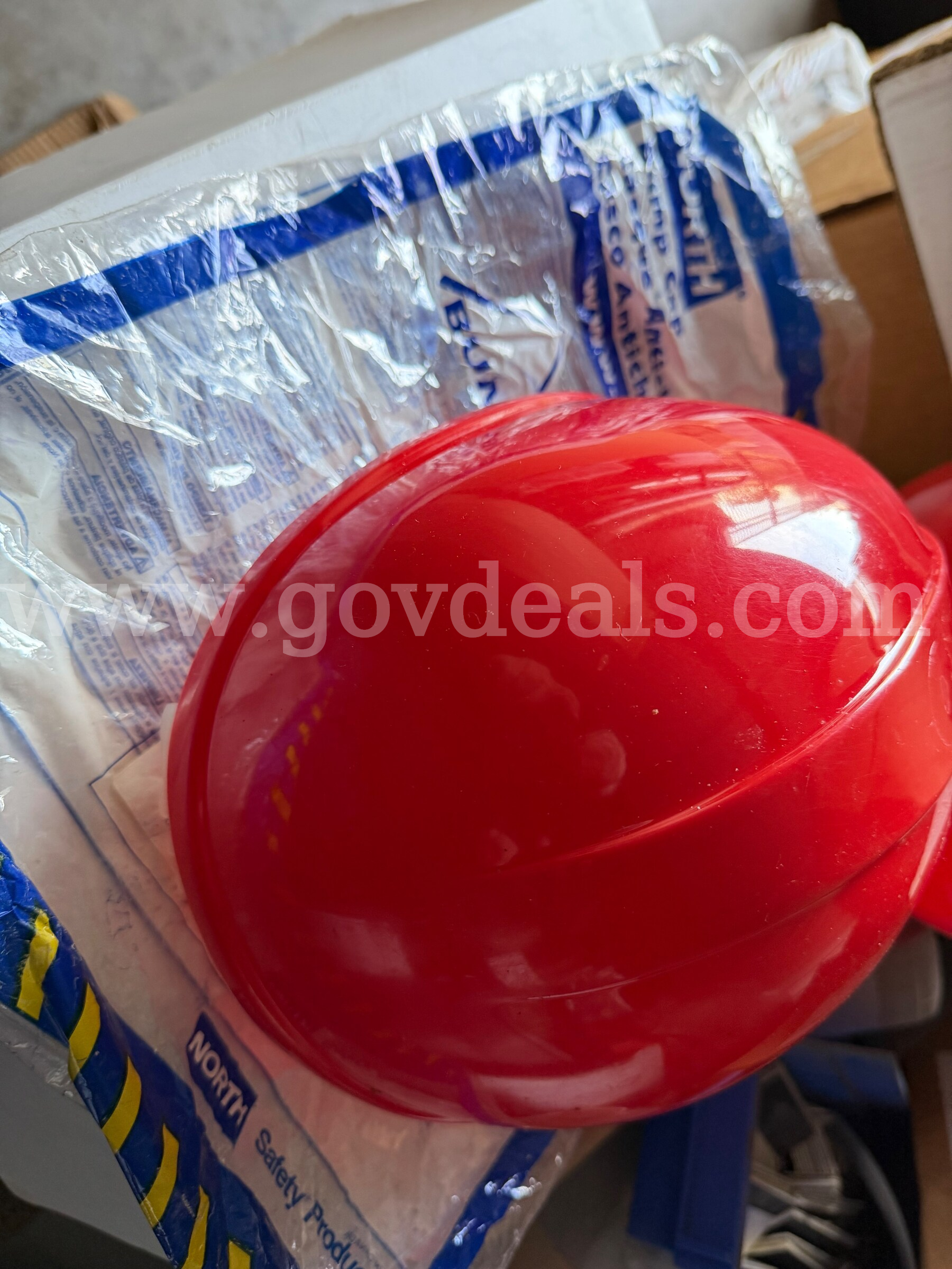 LOT OF 2 HARD HAT/Bump Caps - red safety bump cap NORTH SAFETY PRODUCTS BC89150000 NEW *WILL SHIP*   Government Surplus Auction - Photo #6