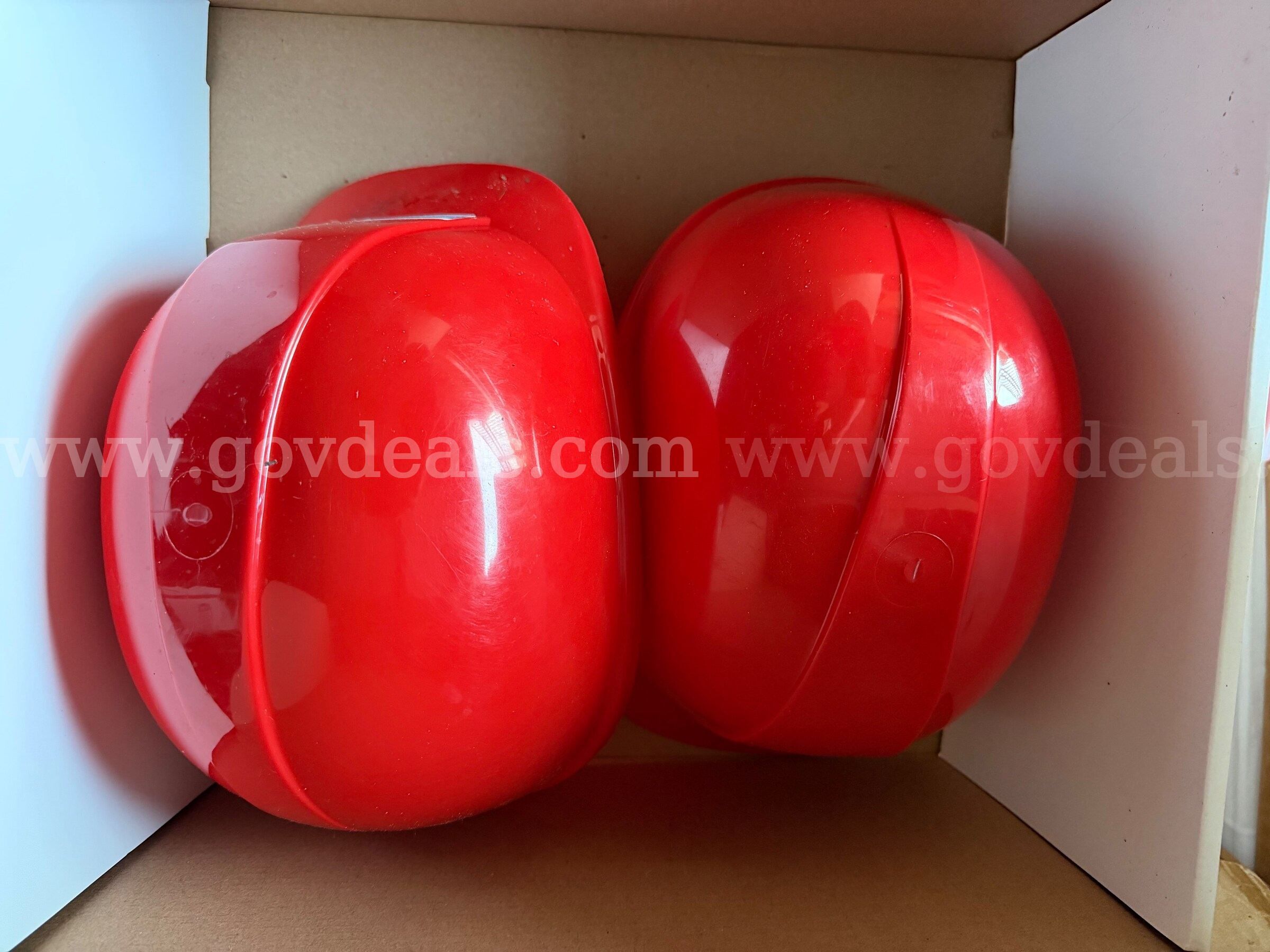 LOT OF 2 HARD HAT/Bump Caps - red safety bump cap NORTH SAFETY PRODUCTS BC89150000 NEW *WILL SHIP*   Government Surplus Auction - Photo #3