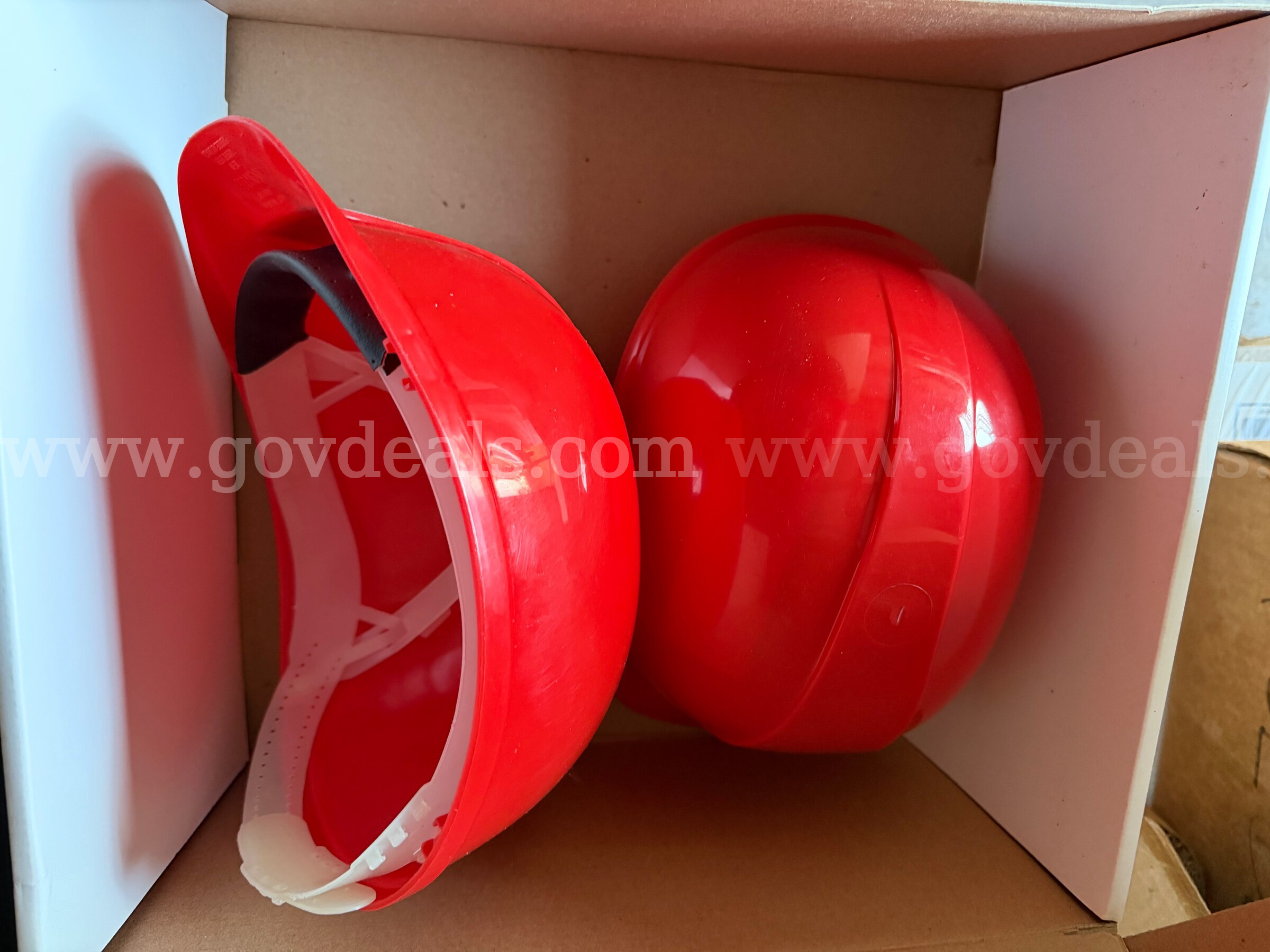 LOT OF 2 HARD HAT/Bump Caps - red safety bump cap NORTH SAFETY PRODUCTS BC89150000 NEW *WILL SHIP*   Government Surplus Auction - Photo #4