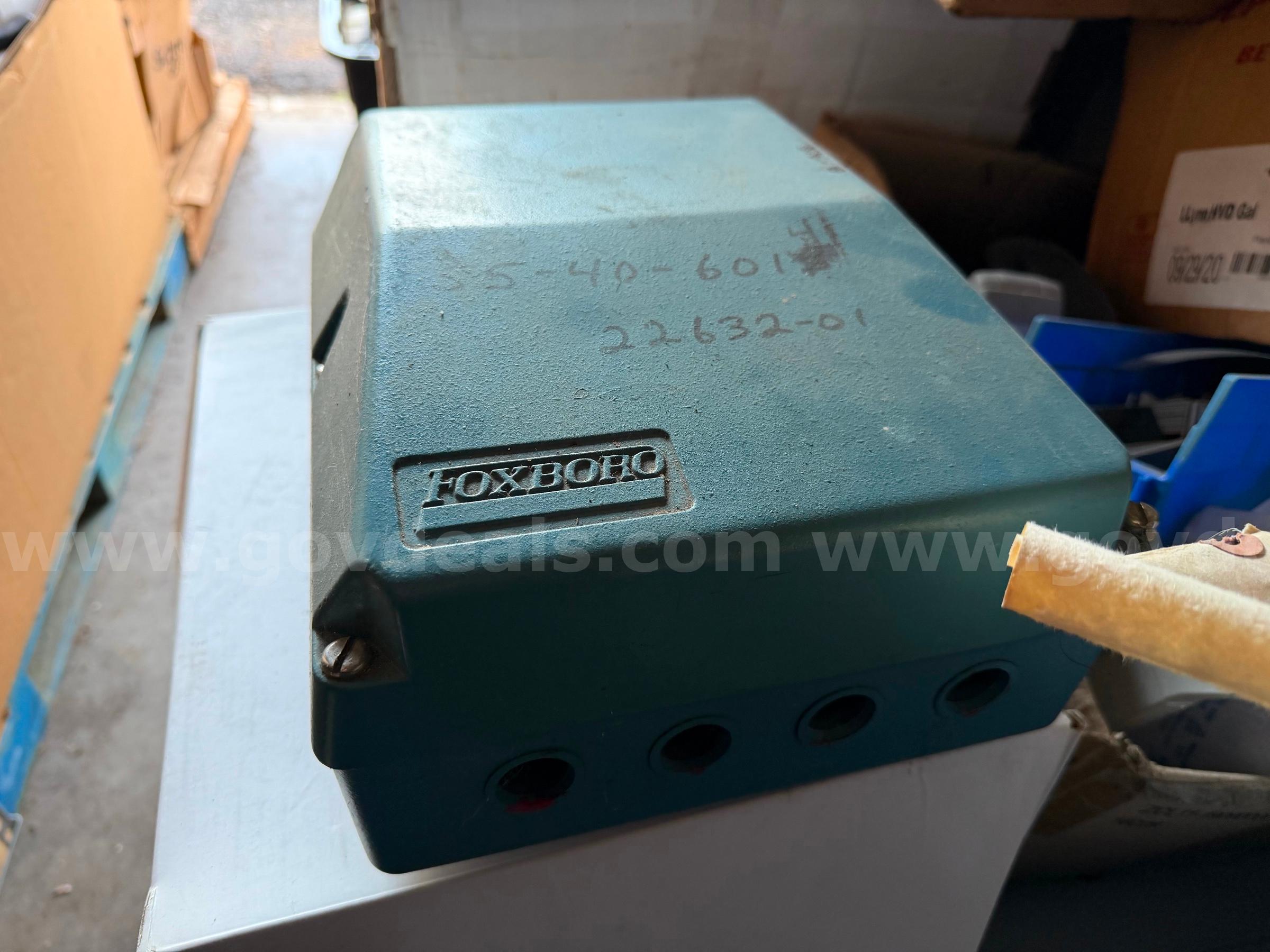 FOXBORO 896-PA MAGNETIC FLOW TRANSMITTER *WILL SHIP*  896 Government Surplus Auction - Photo #3