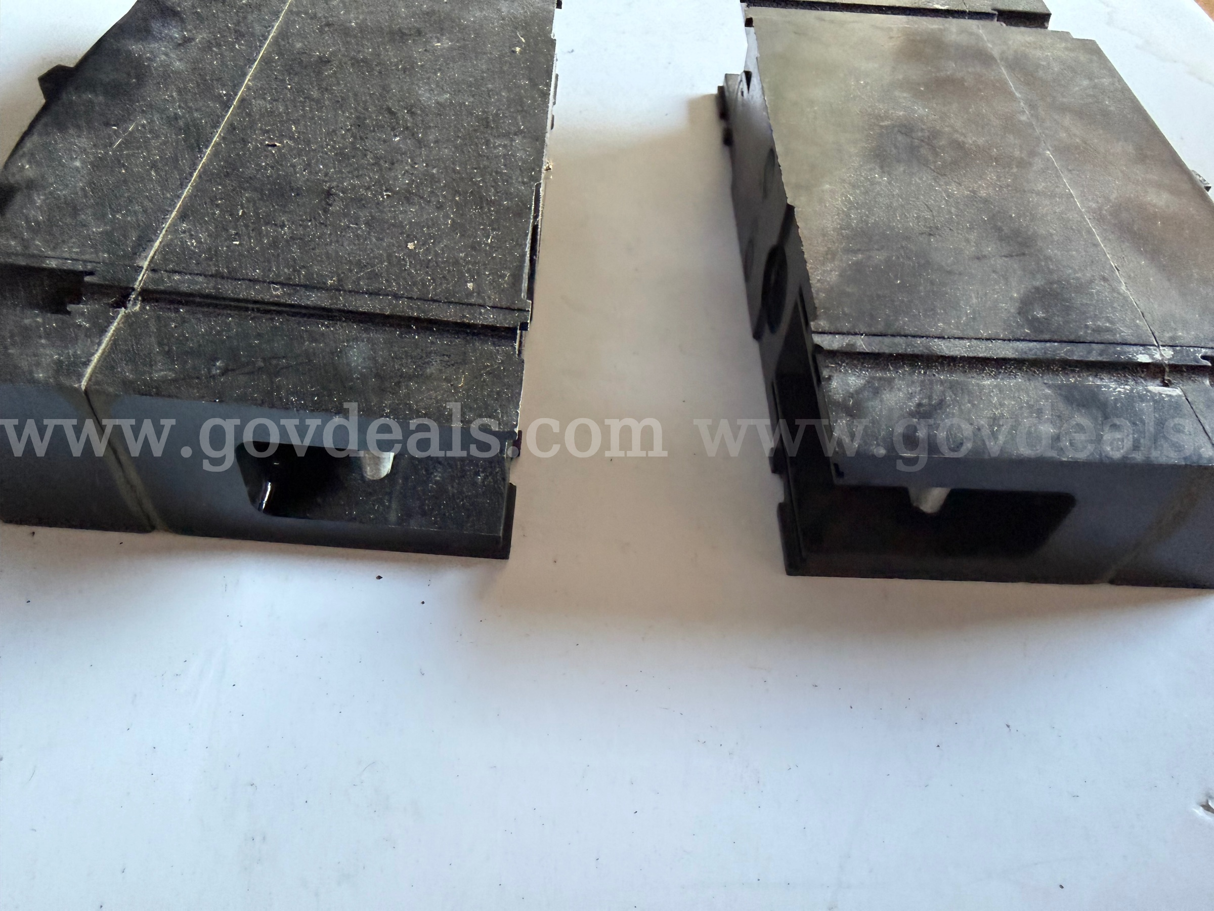 LOT OF 2 GENERAL ELECTRIC CIRCUIT BREAKERS TED113020 277V.AC 20A 125 V.D.C.  MADE IN USA *WILL SHIP*  277V Government Surplus Auction - Photo #6