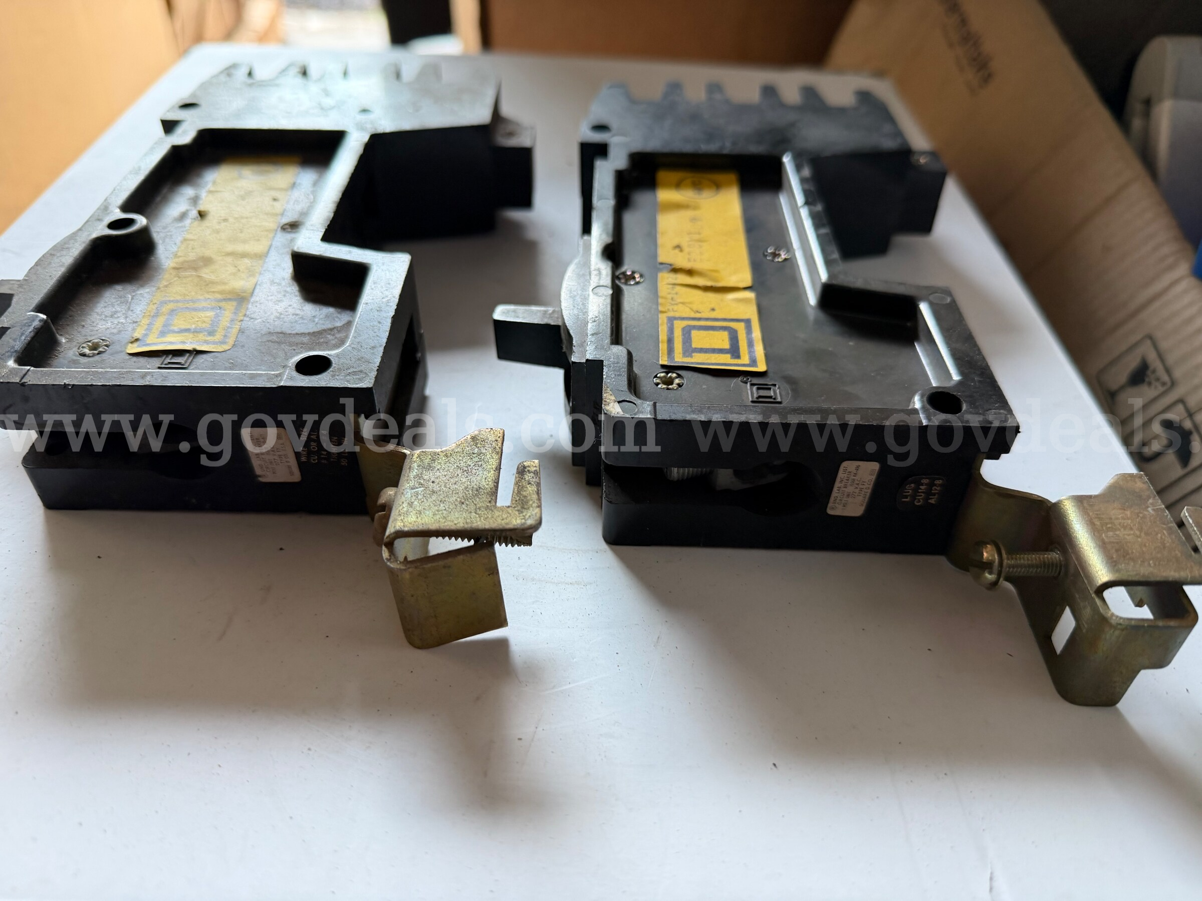 LOT OF 2 Square D FY-14020-A Circuit Breaker 20A 1P 277V FY 20 Amp 1 Pole 277 Volt  MADE IN USA *WILL SHIP*  277V Government Surplus Auction - Photo #4