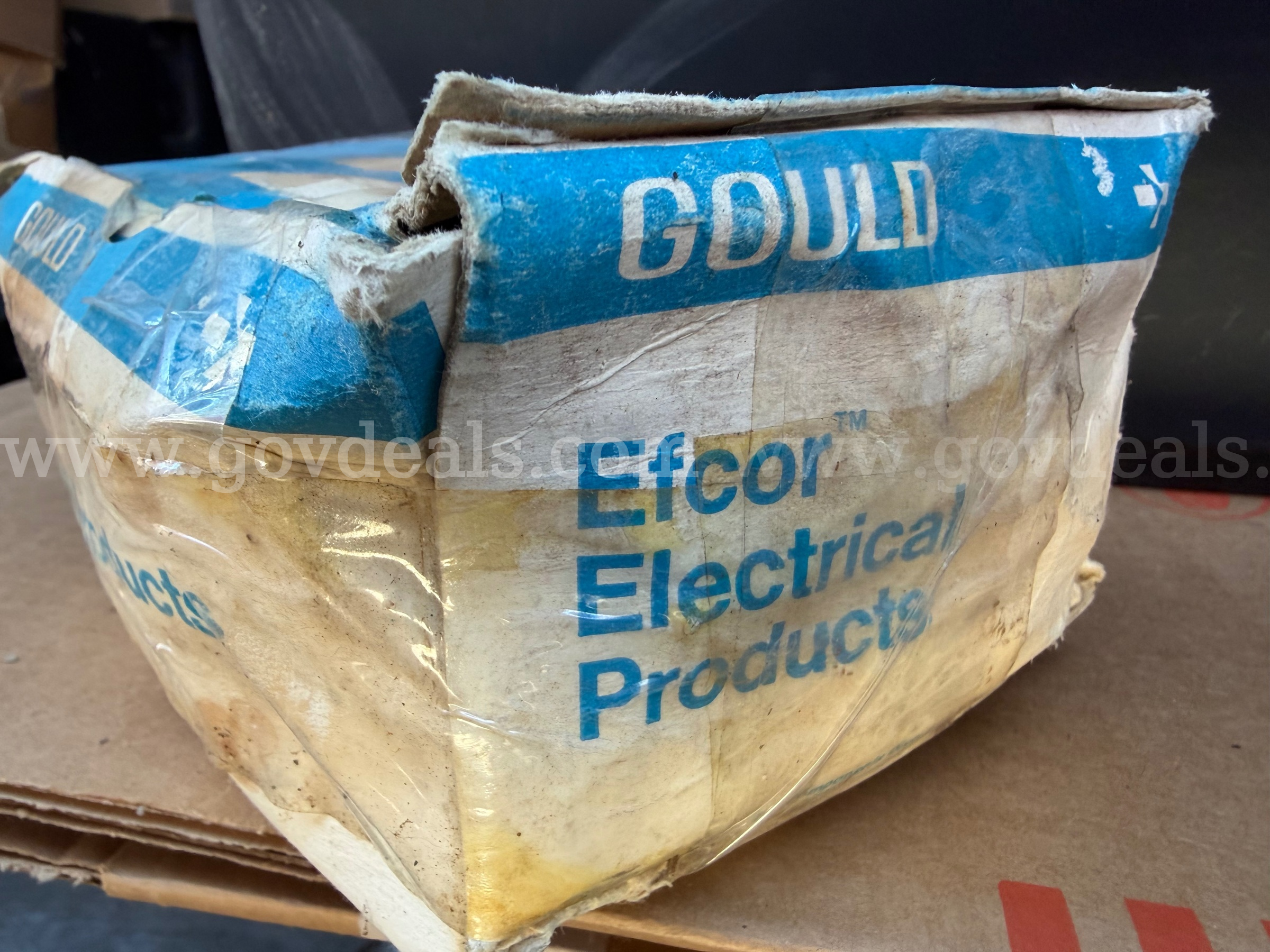 GOULD EFCOR EMT Compression Connectors Plated Steel (RAIN AND CONCRETE TIGHT) FOR EMT 1/2" Cat.No.750 D.C.20700 (50-Pk) Caterpillar 750 Government Surplus Auction - Photo #5