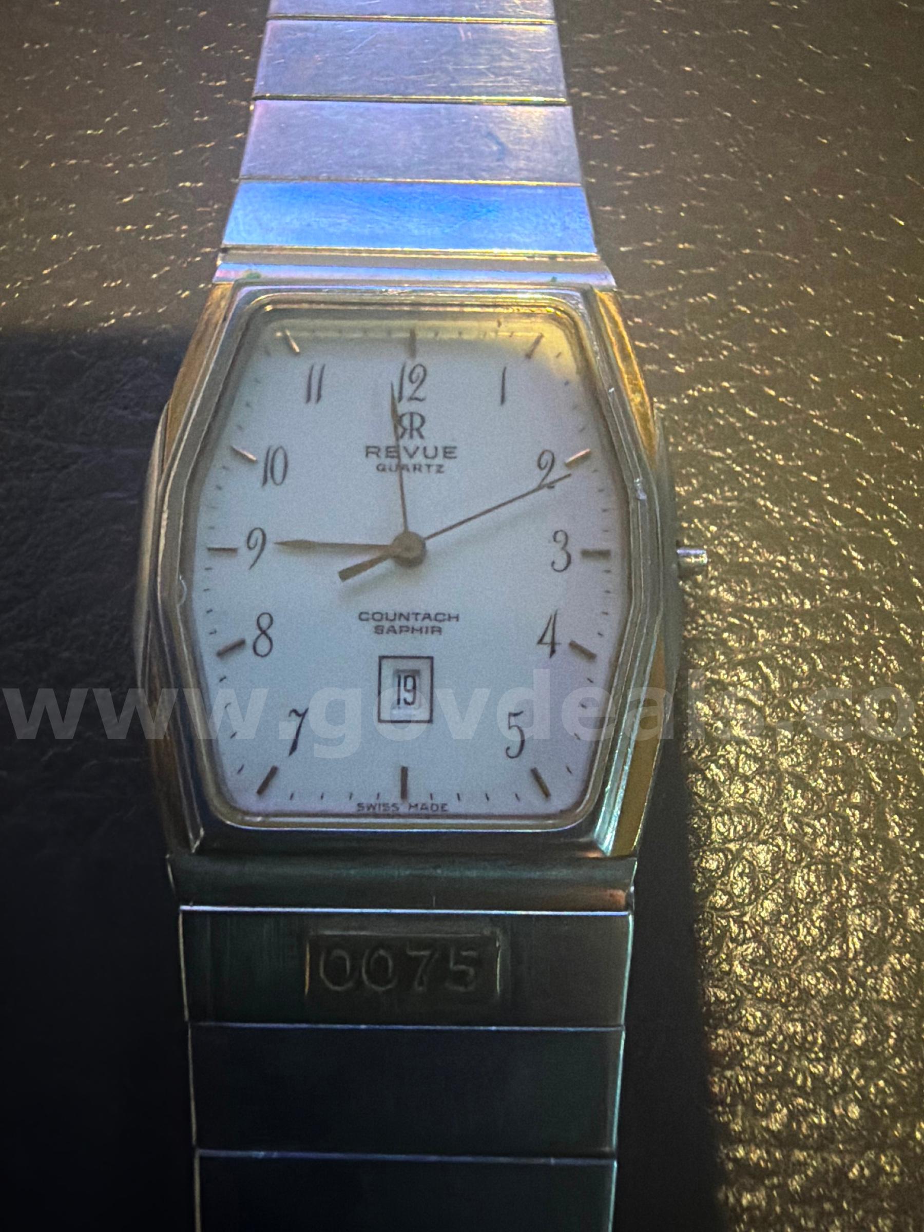 Vintage Watch REVUE QUARTZ COUNTACH SAPHIR SERIAL NUMBER 0075 *WILL SHIP*  0075 Government Surplus Auction - Photo #2