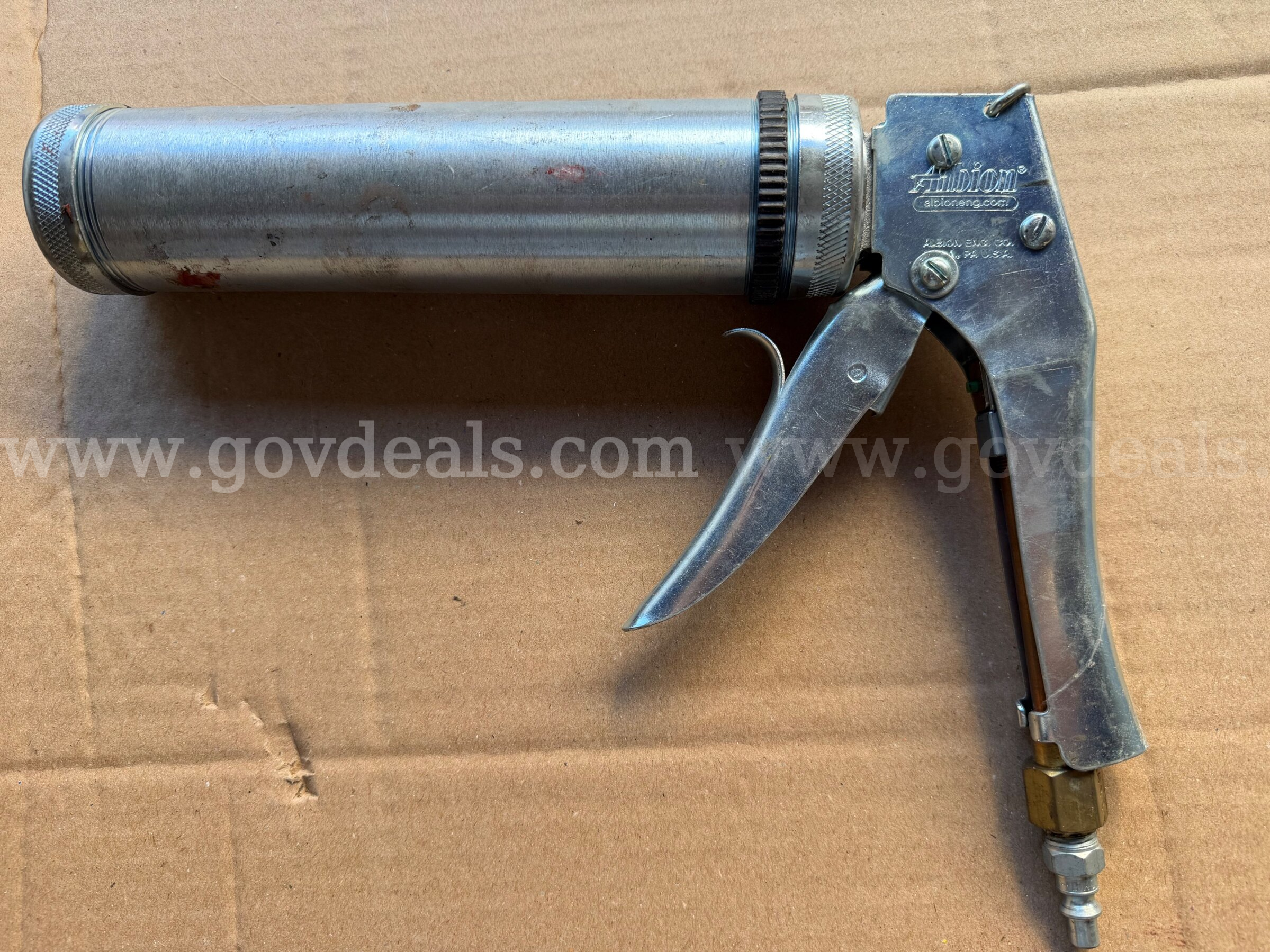 PROFESSIONAL CAULK ALBION CORE AIR-POWERED CARTRIDGE GUN 360 1 441050 LIGHTLY USED *WILL SHIP*