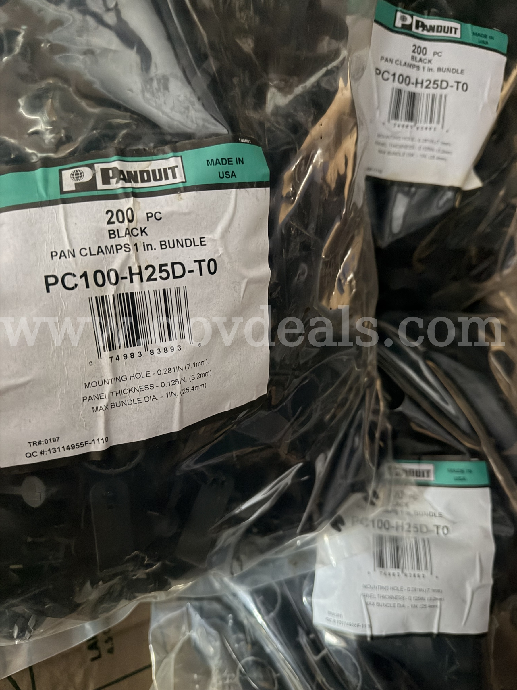 PANDUIT PAN CLAMPS 1" IN BUNDLE PC100-H25D-TO 200 PCS BLACK NEW IN BAG *WILL SHIP*  PC100 Government Surplus Auction - Photo #2