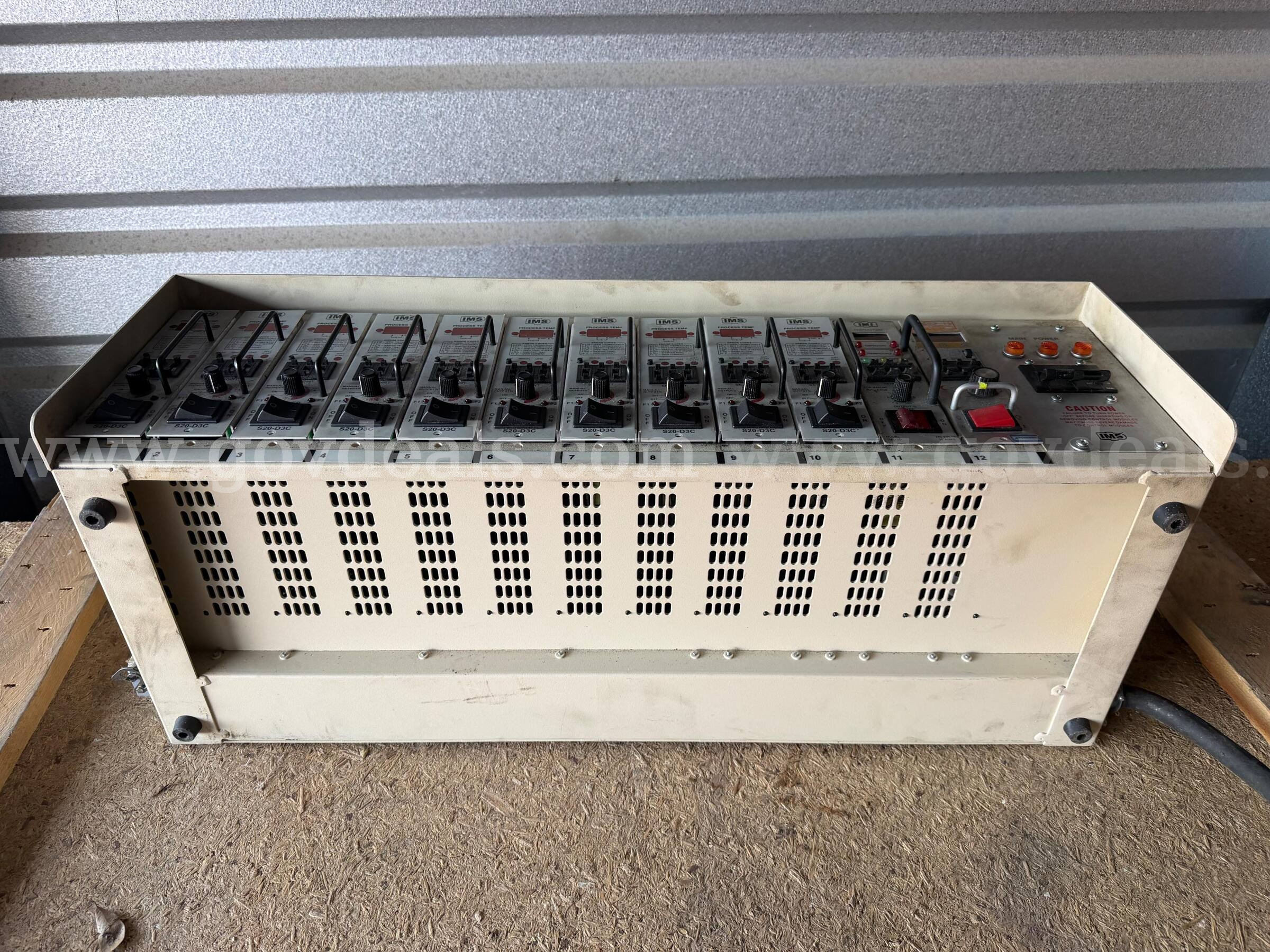 IMS INDUSTRIAL MOLDING SUPPLIES MICROPROCESSOR /THERMOCOUPLE/POWER HIGH VOLTAGE/IMP 15/15 AMPS 50/60HZ /3600 W MAX  3600 Government Surplus Auction - Photo #6