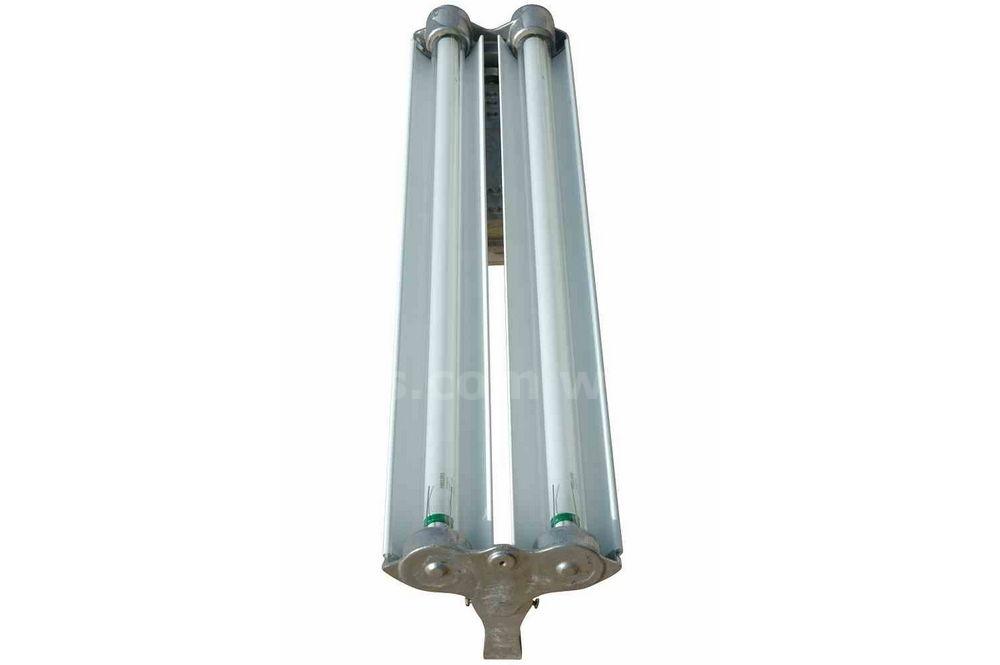 ONE (1) Dimmable Explosion Proof, EPL-48-2L-T5HO-D Waterproof Fluorescent Light -Paint Booth, Rigs - 2 Lamp - 4 foot   Government Surplus Auction - Photo #4