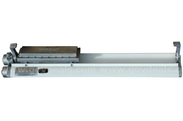 ONE (1) Dimmable Explosion Proof, EPL-48-2L-T5HO-D Waterproof Fluorescent Light -Paint Booth, Rigs - 2 Lamp - 4 foot   Government Surplus Auction - Photo #6