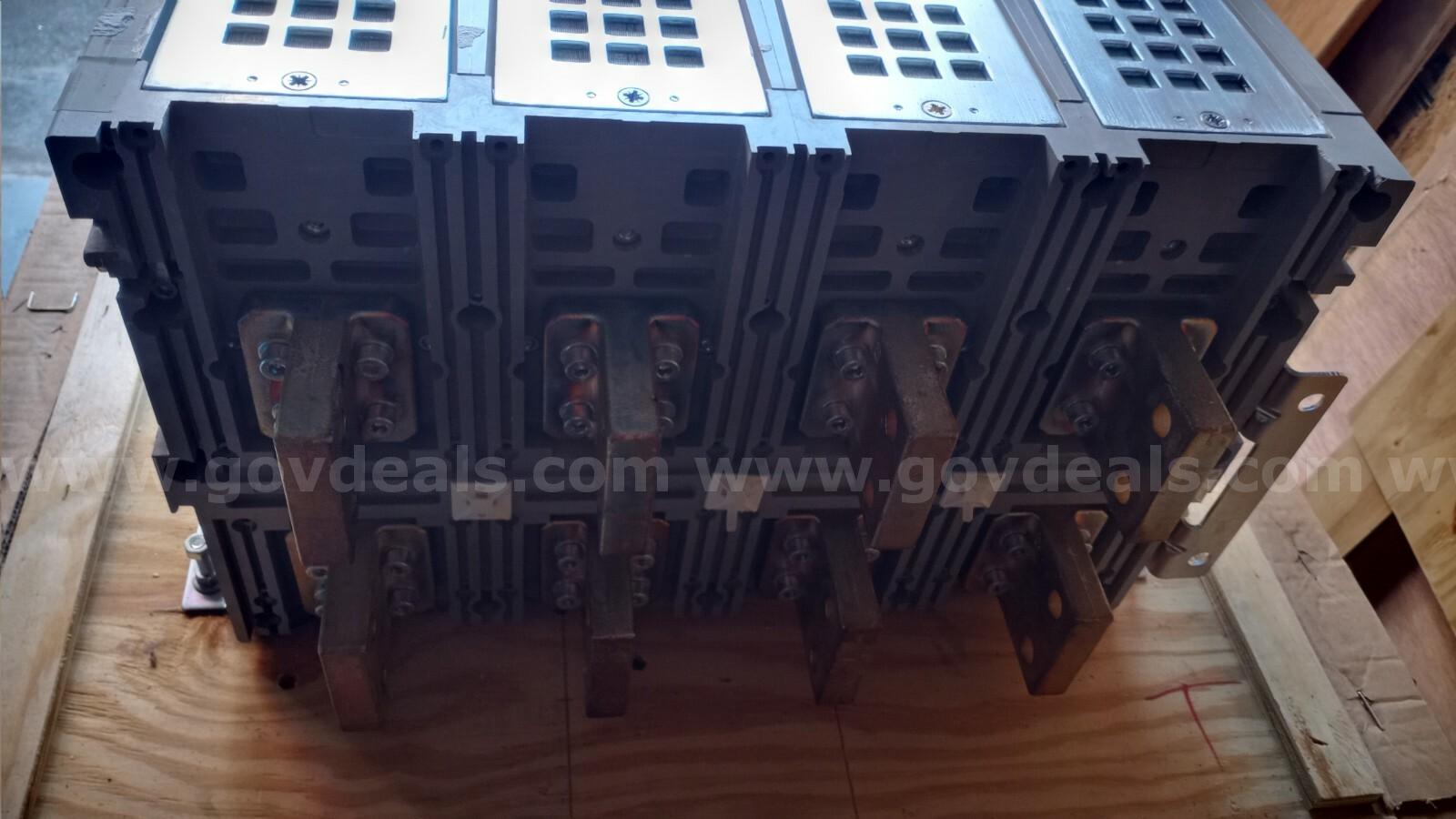 SQUARE D BY SCHNEIDER ELECTRIC AUTOMATIC SWITCH NW12HF BL3CCBSSX9CFBFXXCAY052   Government Surplus Auction - Photo #3