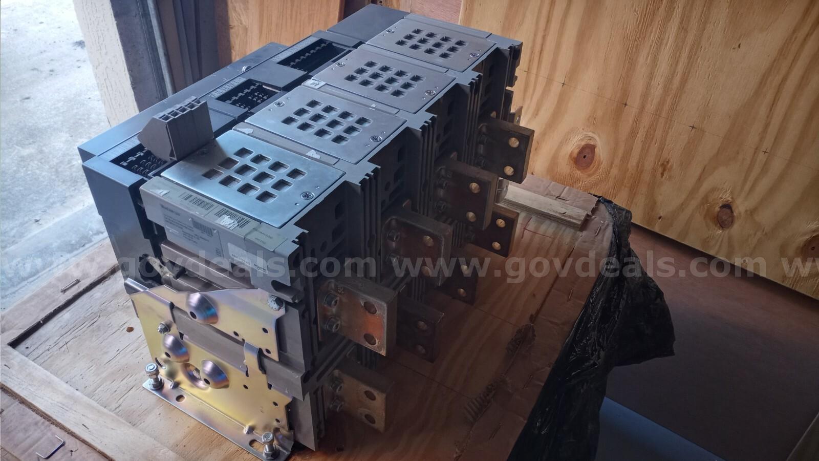 SQUARE D BY SCHNEIDER ELECTRIC AUTOMATIC SWITCH NW12HF BL3CCBSSX9CFBFXXCAY052   Government Surplus Auction - Photo #4