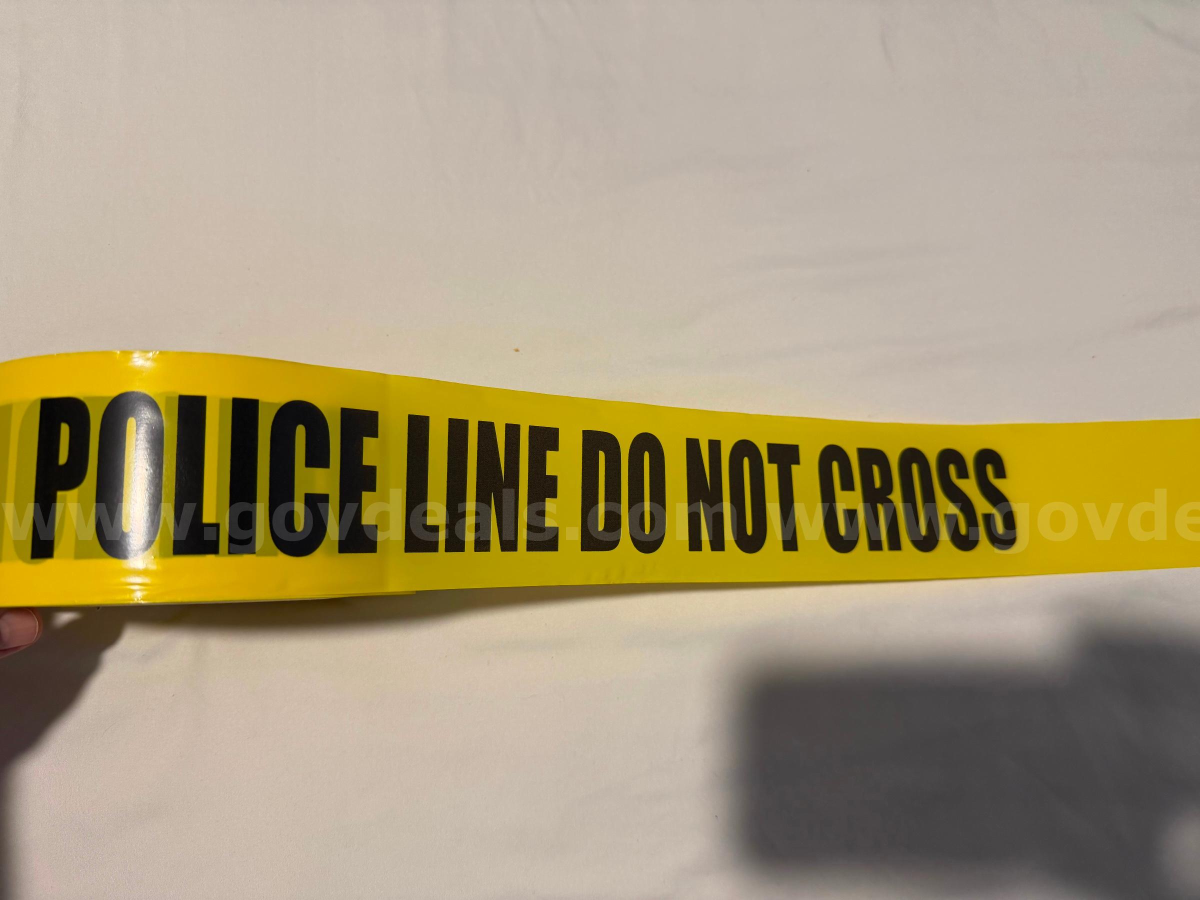 Big roll “POLICE LINE DO NOT CROSS” * WILL SHIP*   Government Surplus Auction - Photo #3